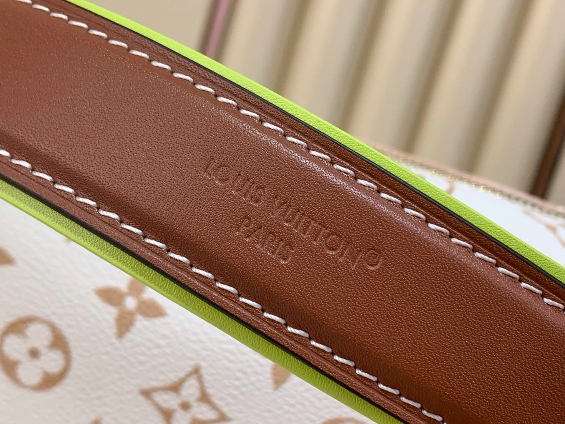 Классические Сумки Женские Louis Vuitton 17590126