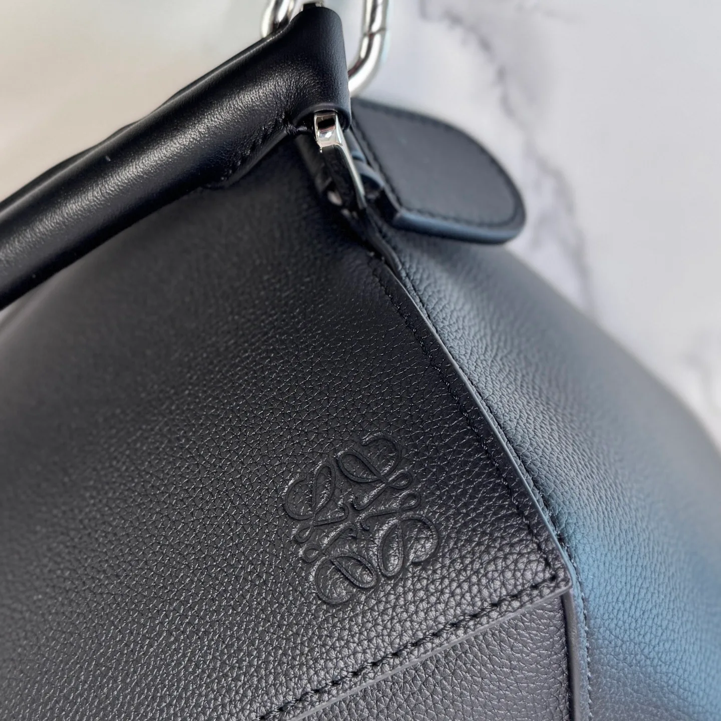Классические Сумки Женские Loewe 18030346