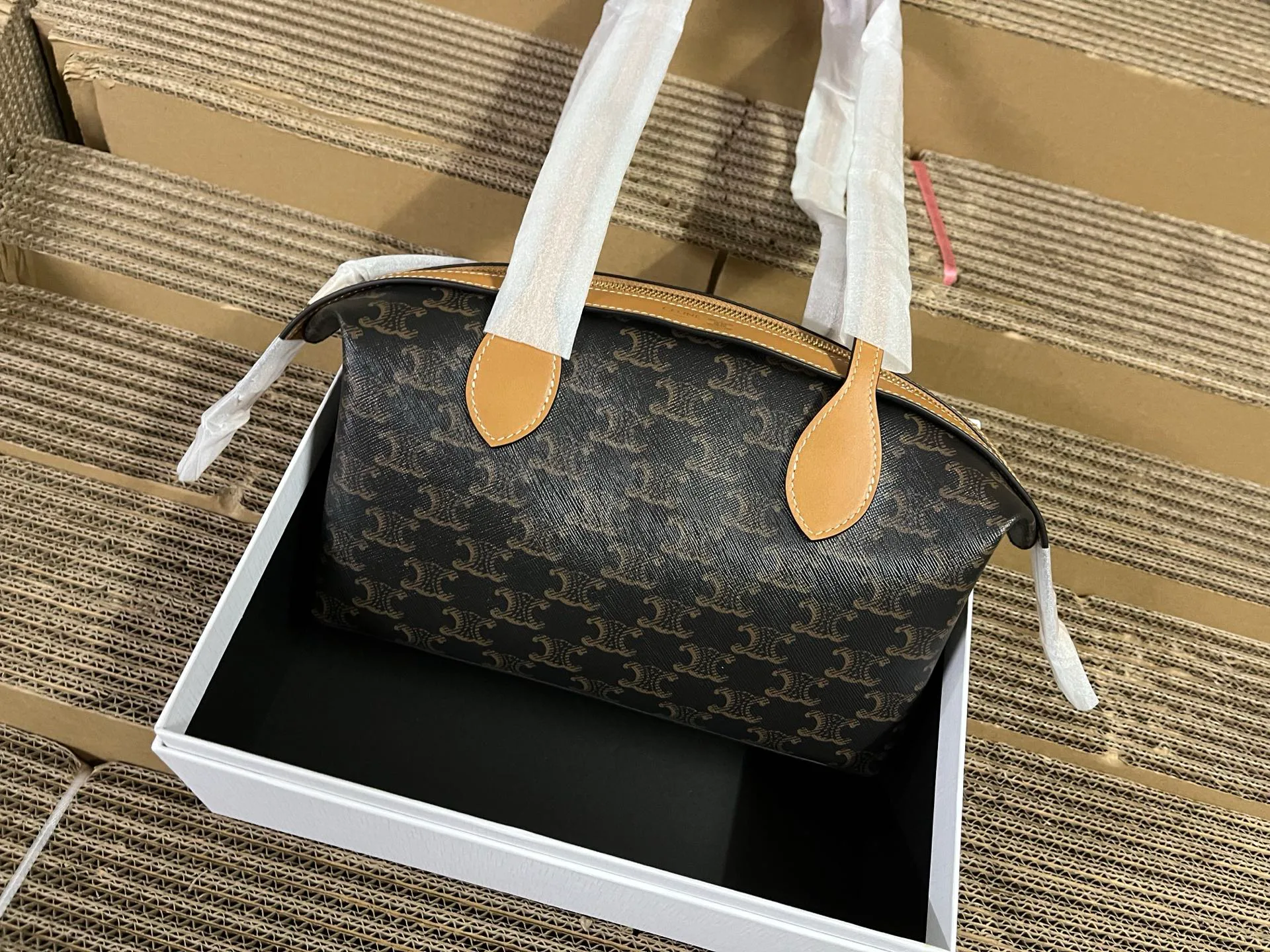 Классические Сумки Женские Celine 18223207