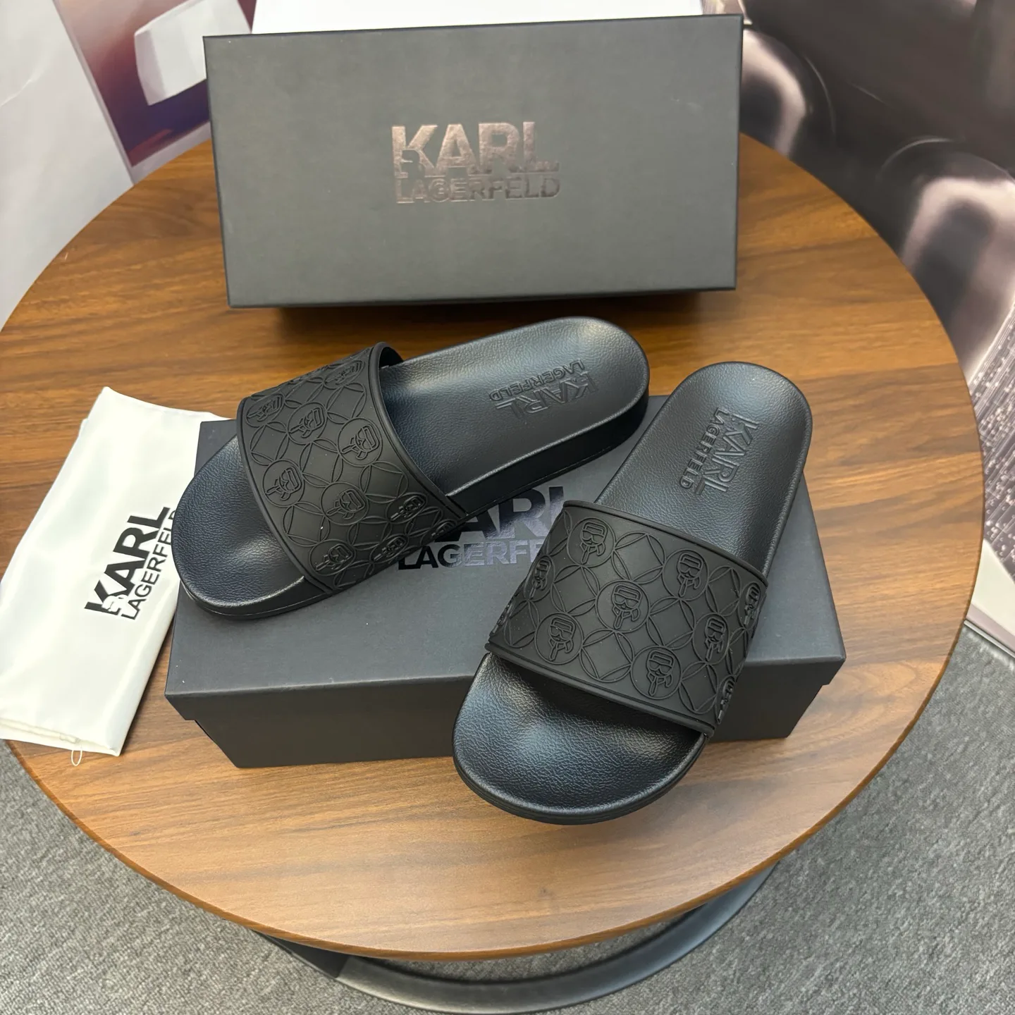 Шлепанцы Женские Karl Lagerfeld 11001530