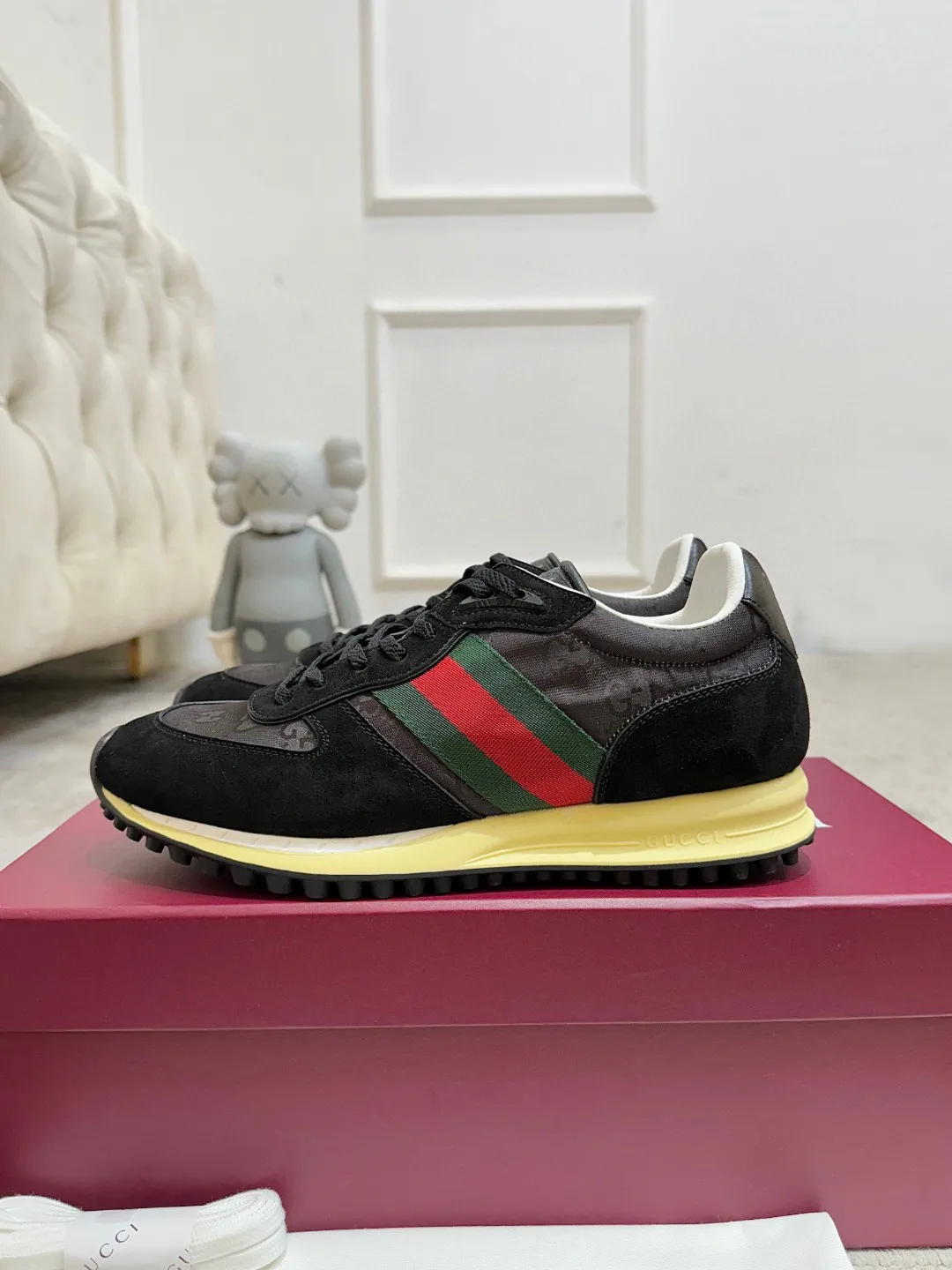 Кроссовки Женские Gucci 944877