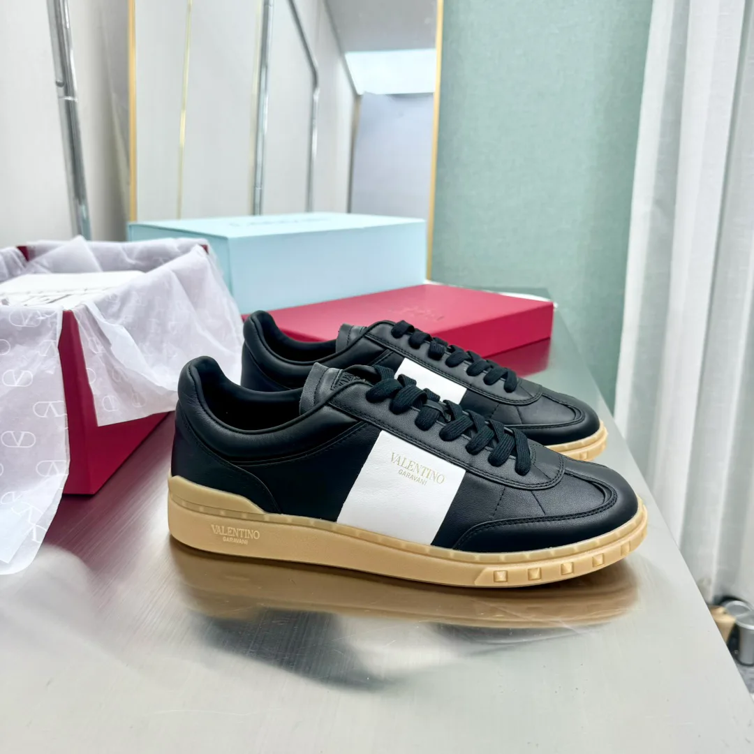 Кроссовки Женские Valentino 17955033