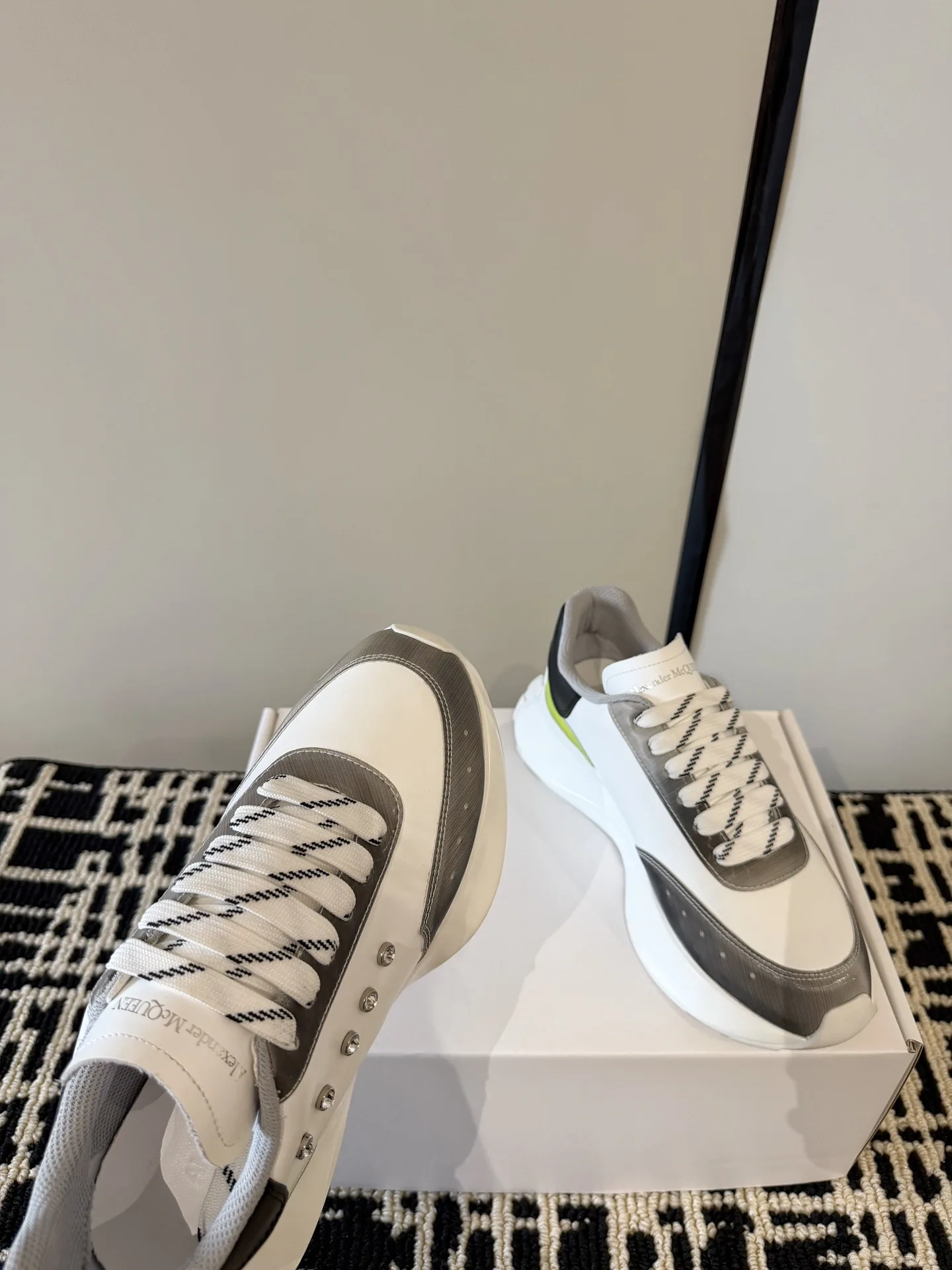 Кроссовки Женские Alexander Mcqueen 13343935