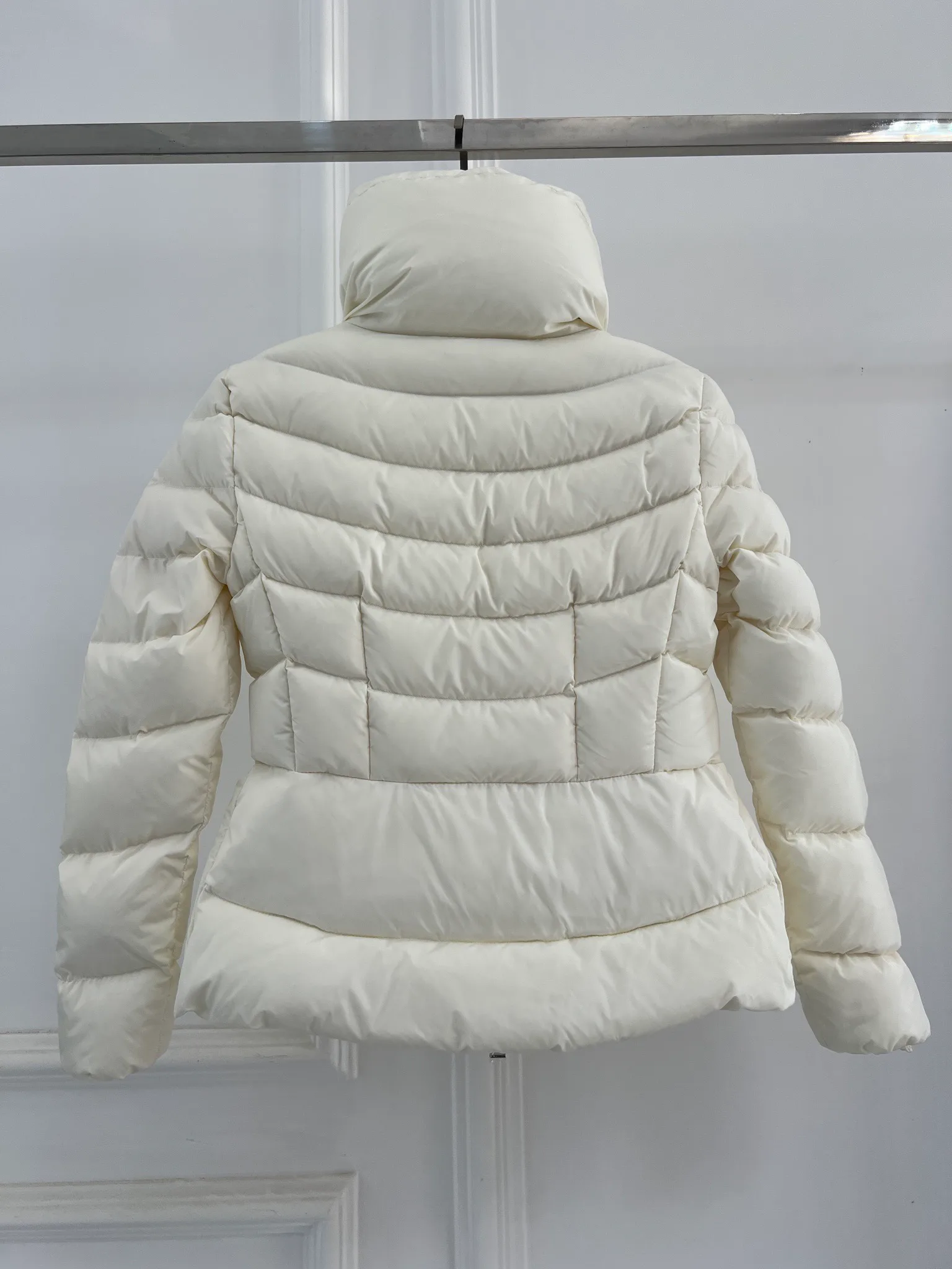 Куртки И Пуховики Женские Moncler 18416189