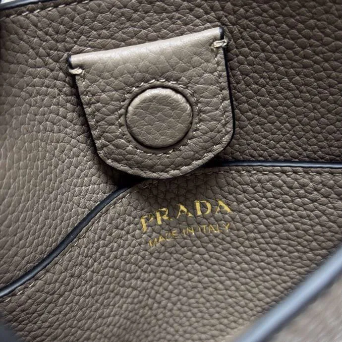 Классические Сумки Женские Prada 13332192