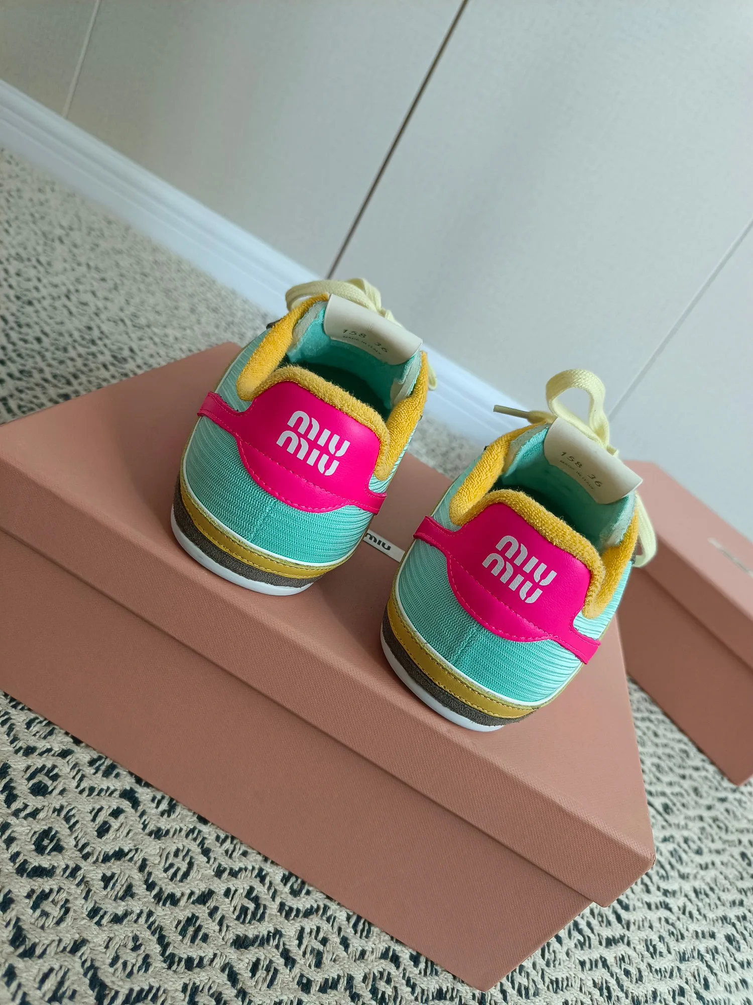 Кроссовки Женские Miu Miu 18273942