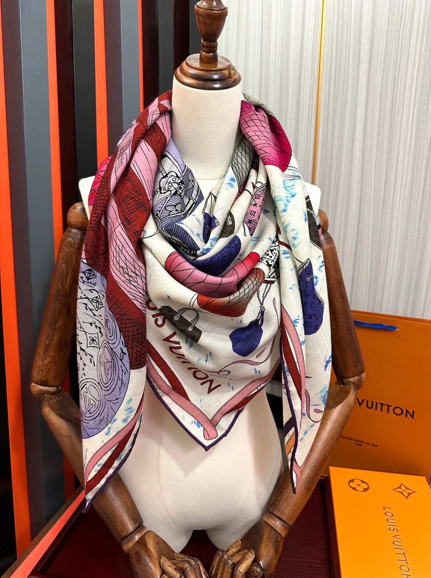 Платки Louis Vuitton 1490206