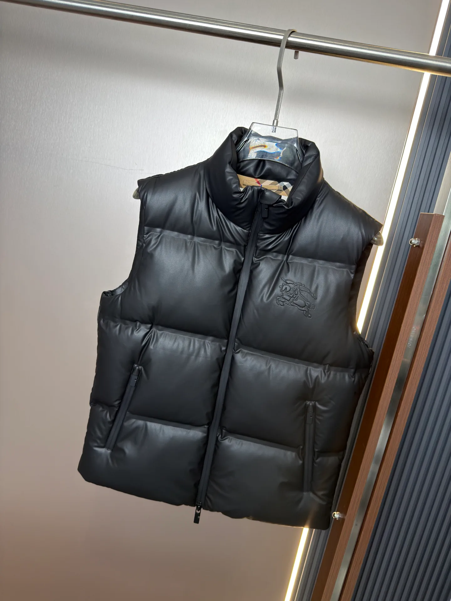 Жилеты Женские Burberry 17915386