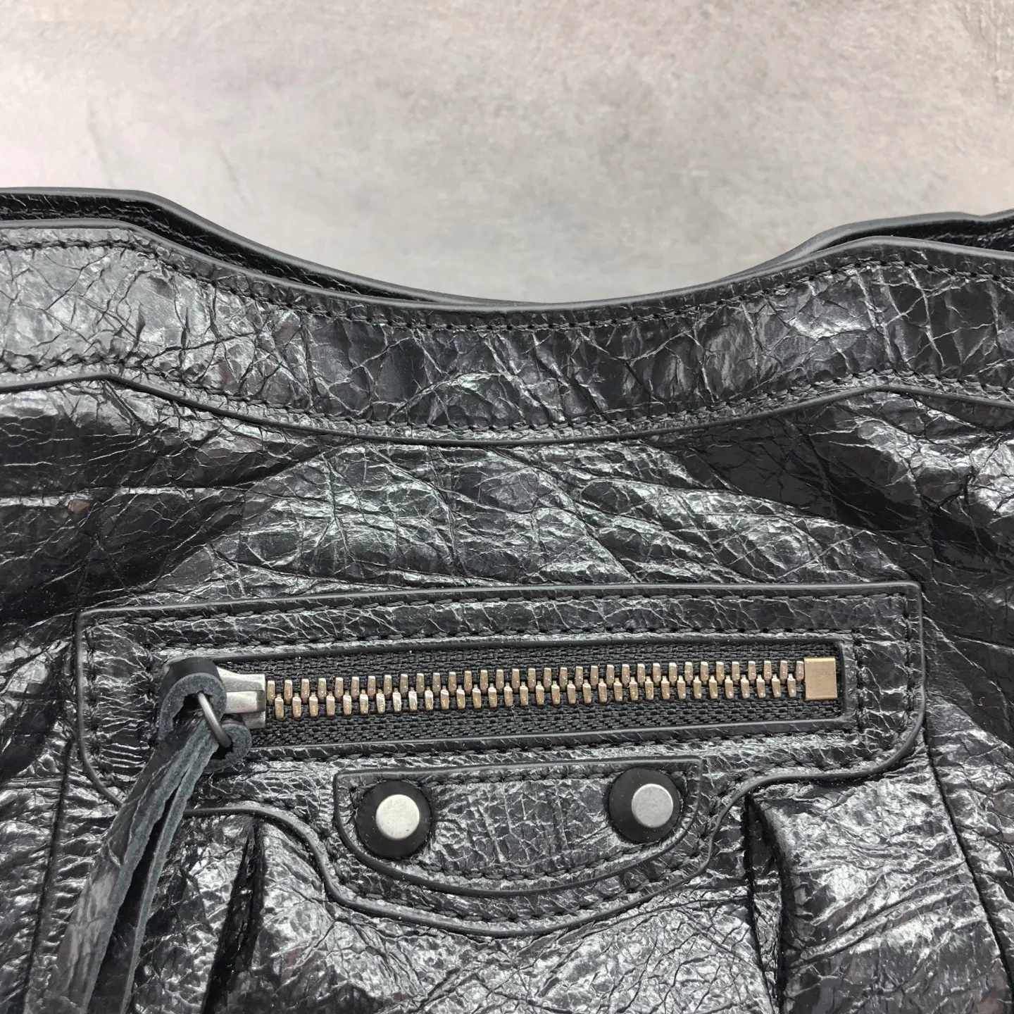 Классические Сумки Женские Balenciaga 18136303