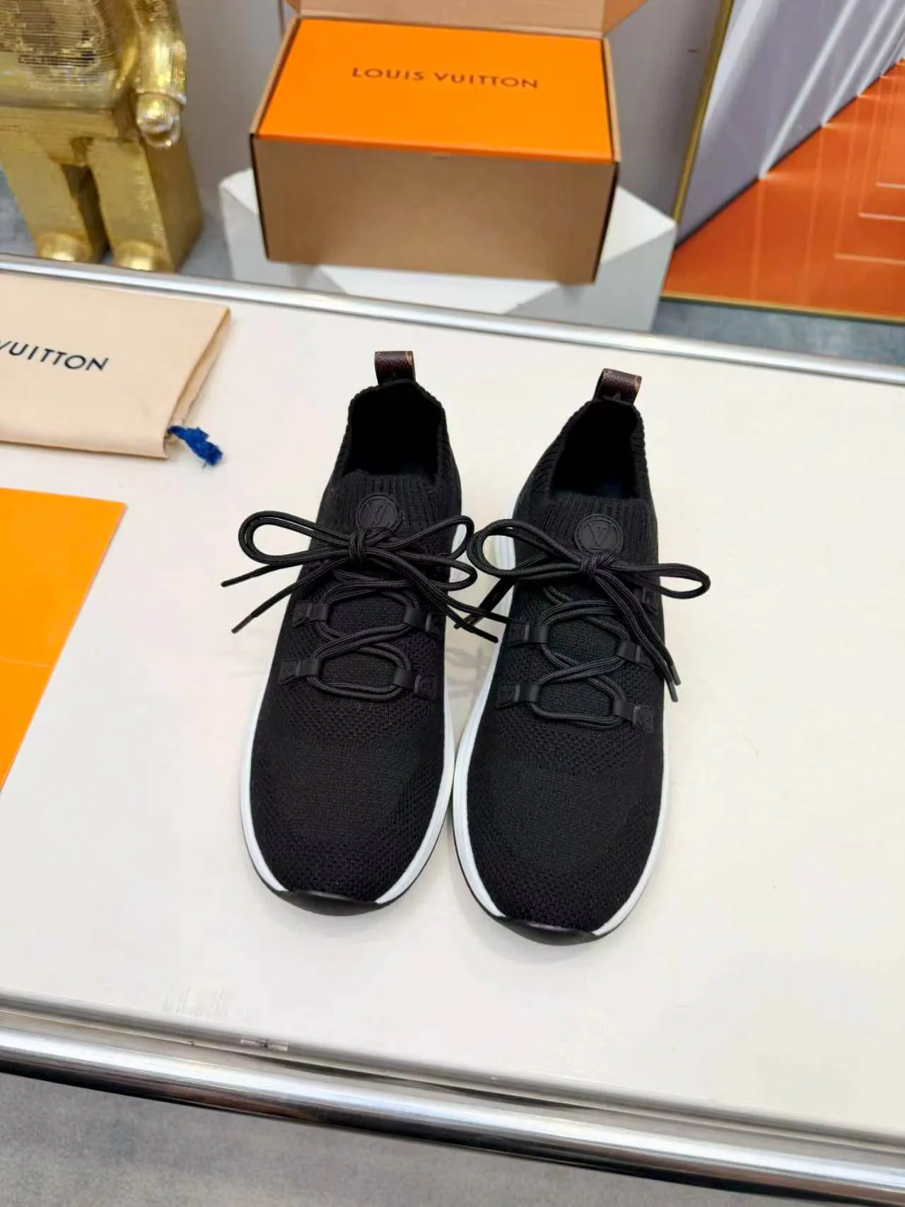 Кроссовки Женские Louis Vuitton 18932021