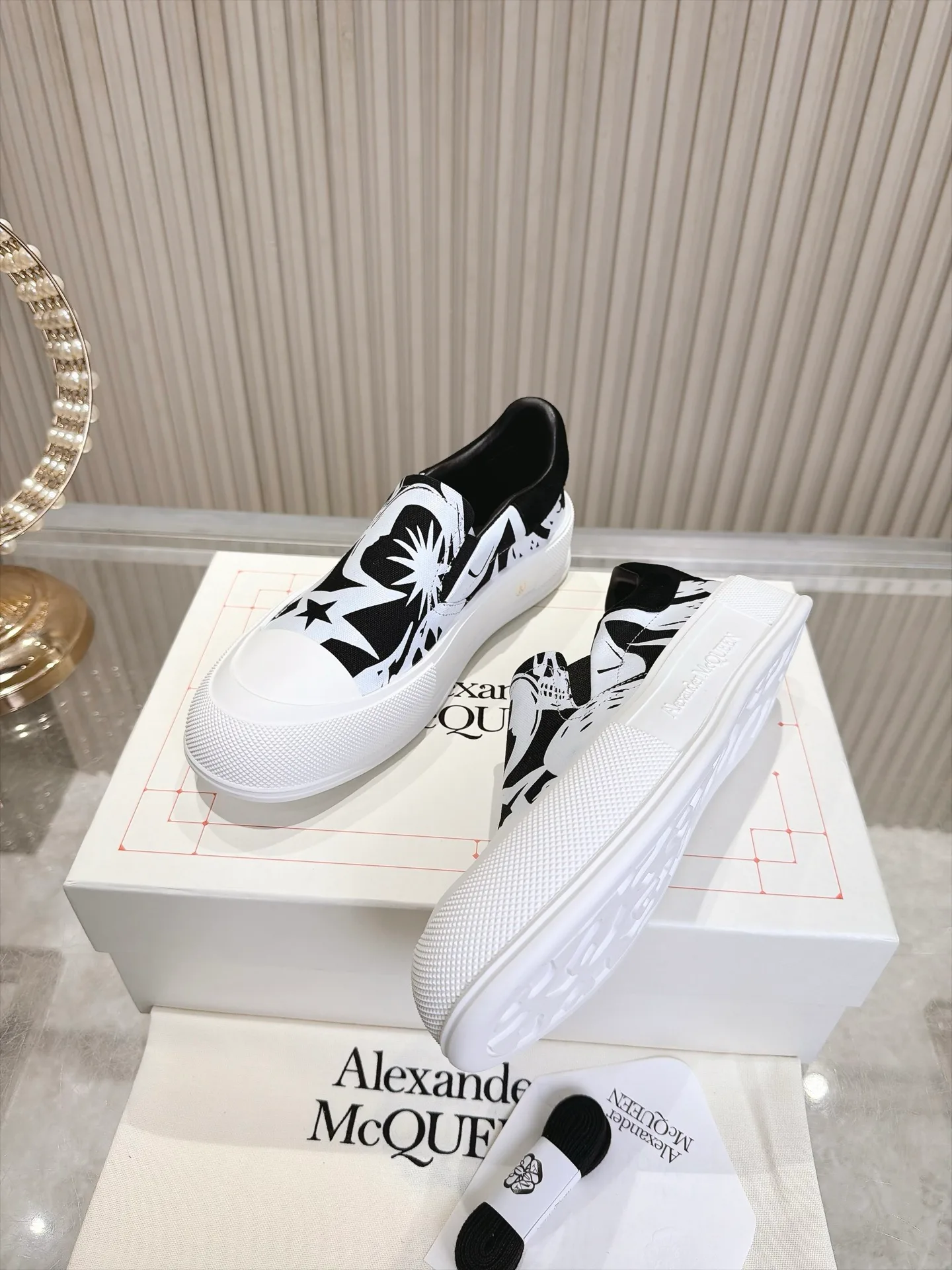 Кроссовки Женские Alexander Mcqueen 18891303