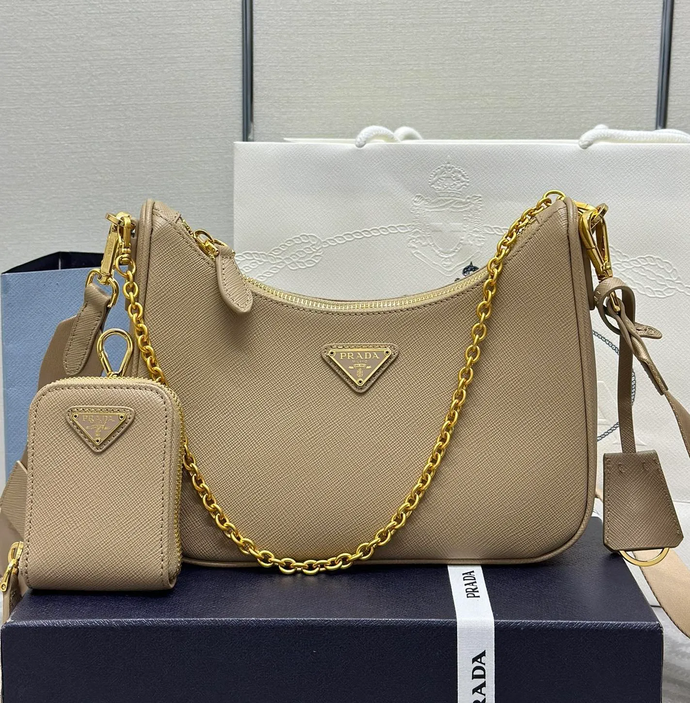 Сумки На Ремне Женские Prada 11788430