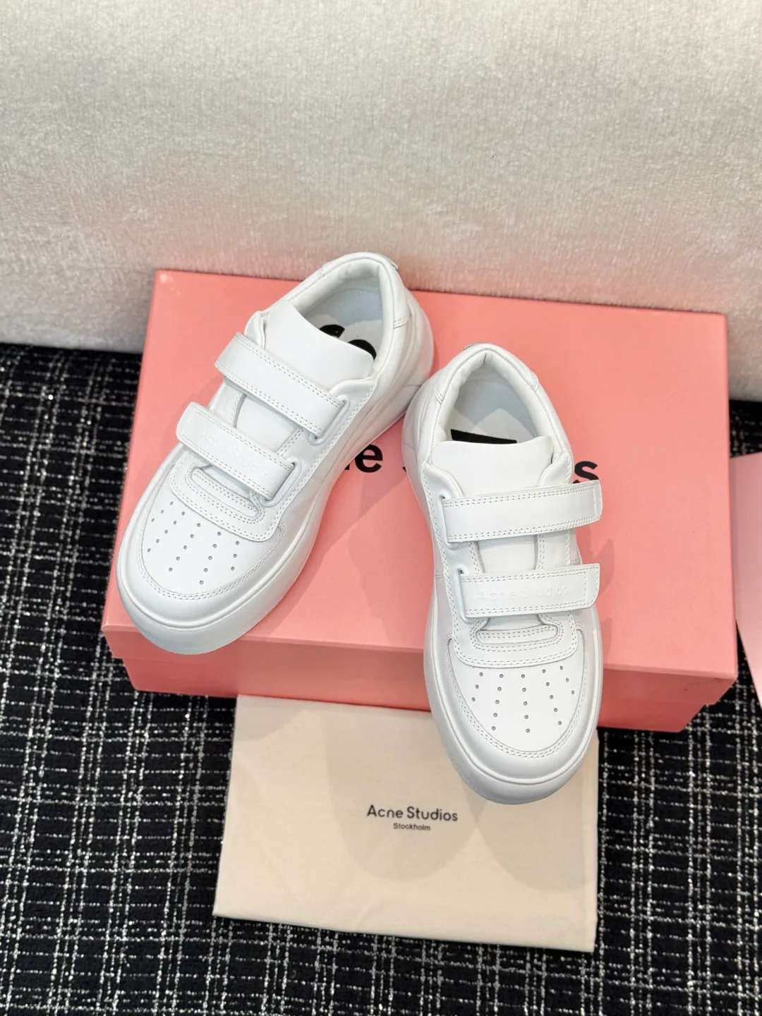 Кроссовки Женские Acne Studios 17978698