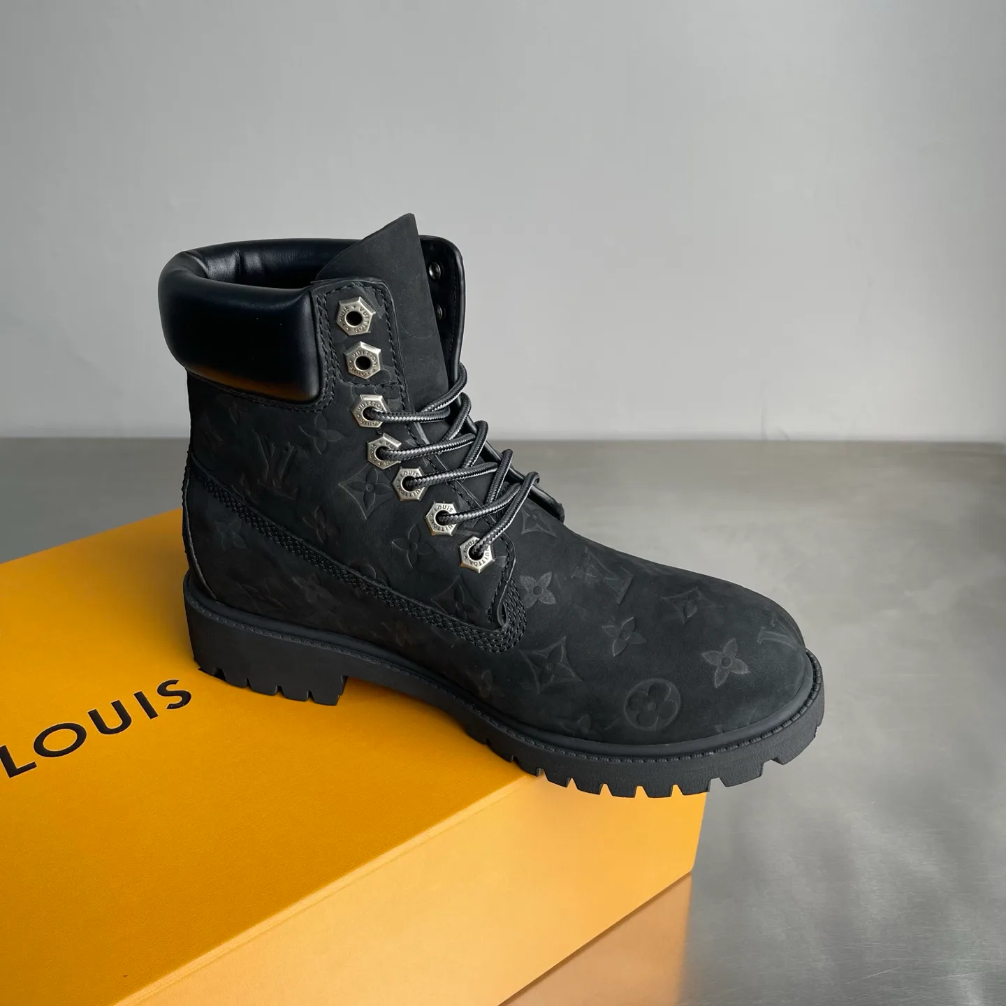 Ботинки Мужские Louis Vuitton 18950906