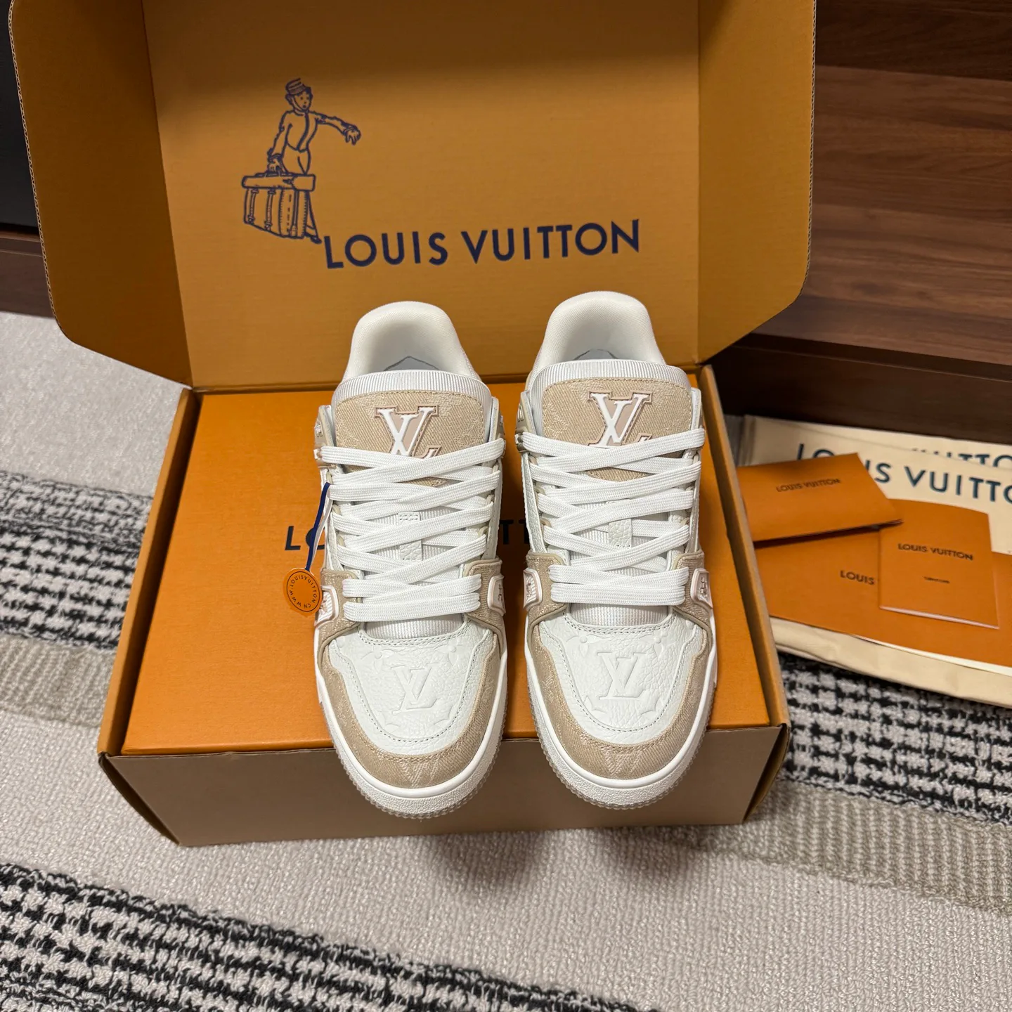 Кроссовки Женские Louis Vuitton 1546770