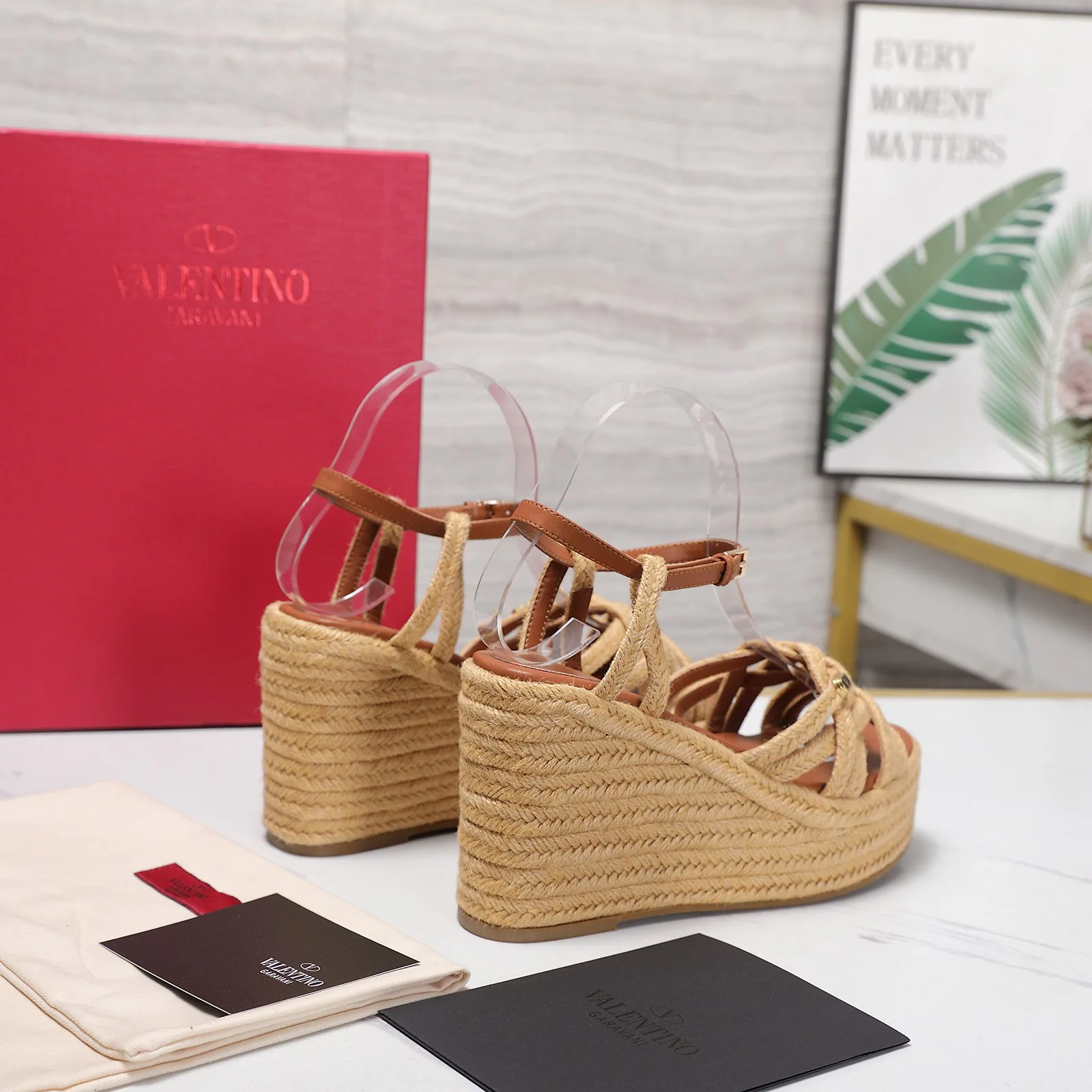 Босоножки Женские Valentino 18346926