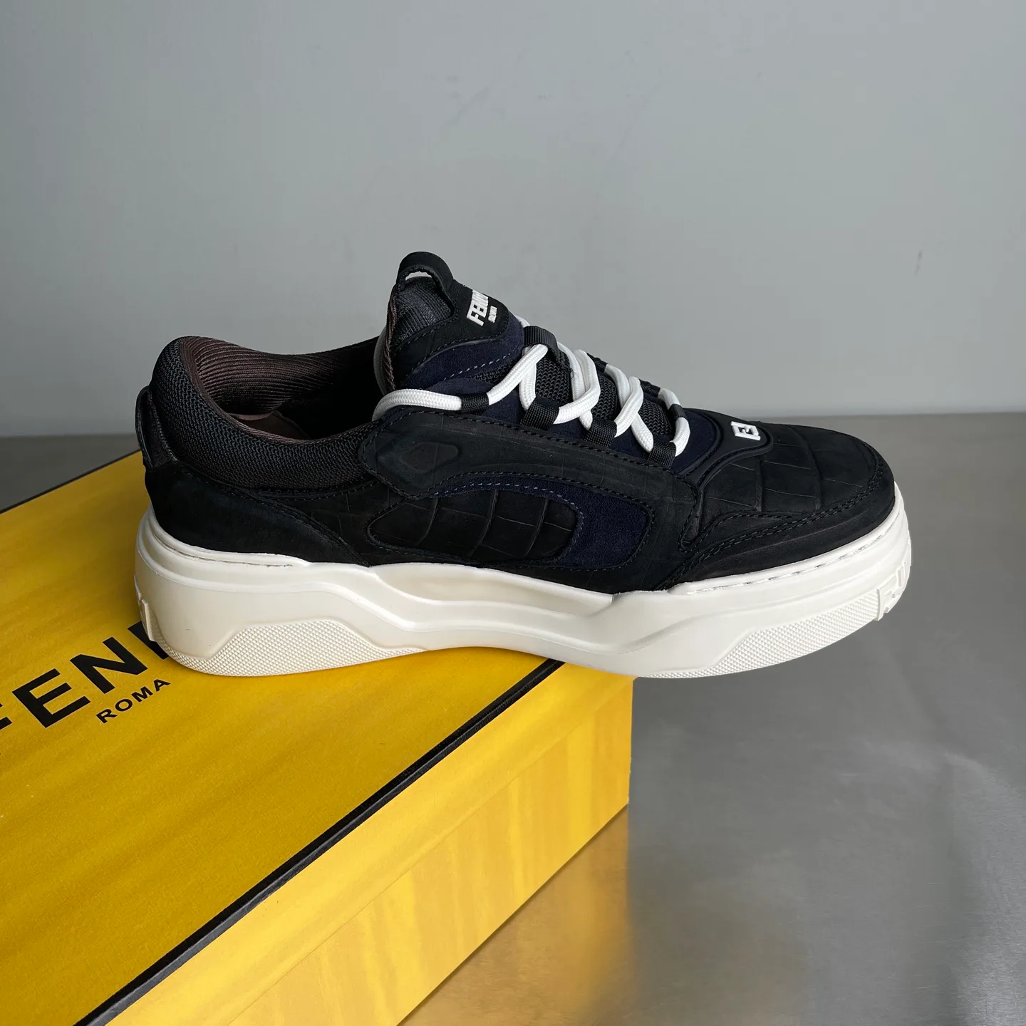 Кроссовки Мужские Fendi 9464404