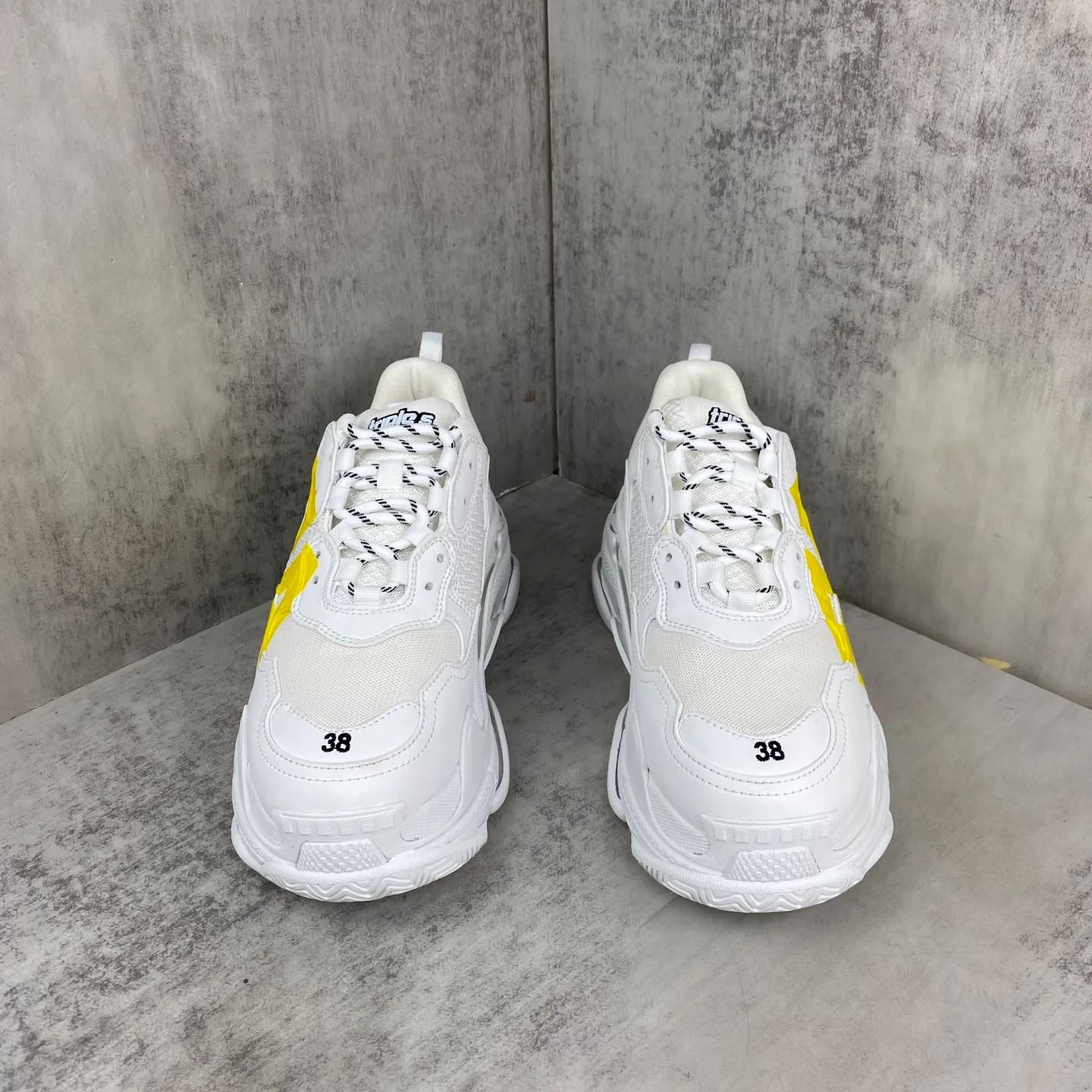 Кроссовки Женские Balenciaga 11216250