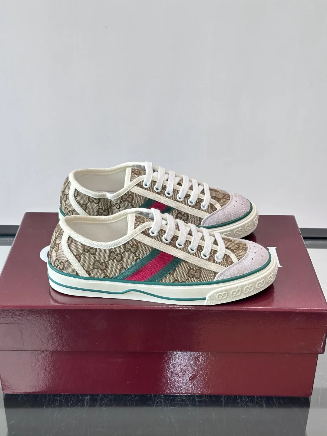 Кроссовки Женские Gucci 17941054