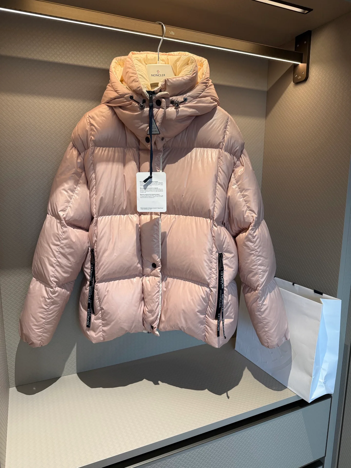 Куртки И Пуховики Женские Moncler 18956330