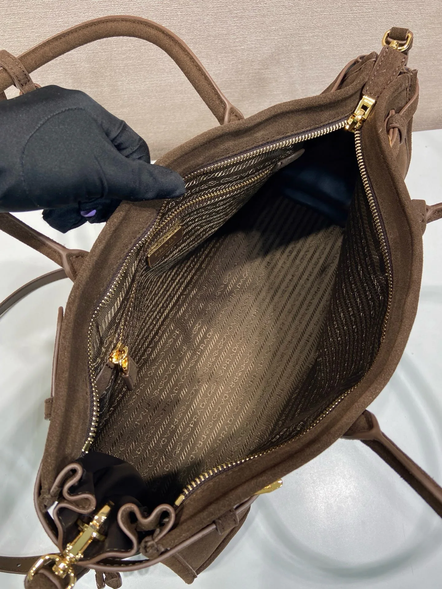 Классические Сумки Женские Prada 18237654