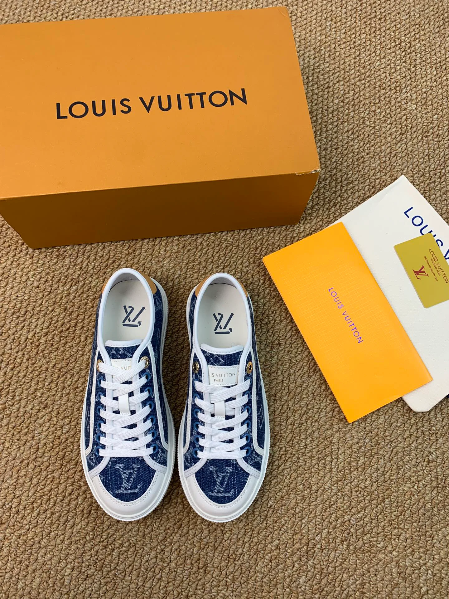 Кроссовки Женские Louis Vuitton 17545203
