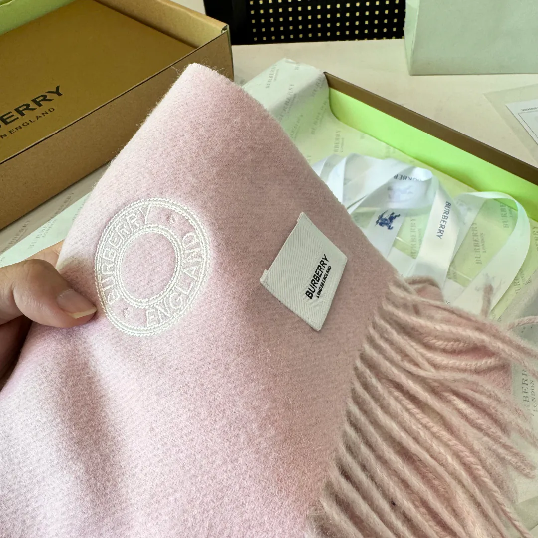 Шарфы Burberry 1116068