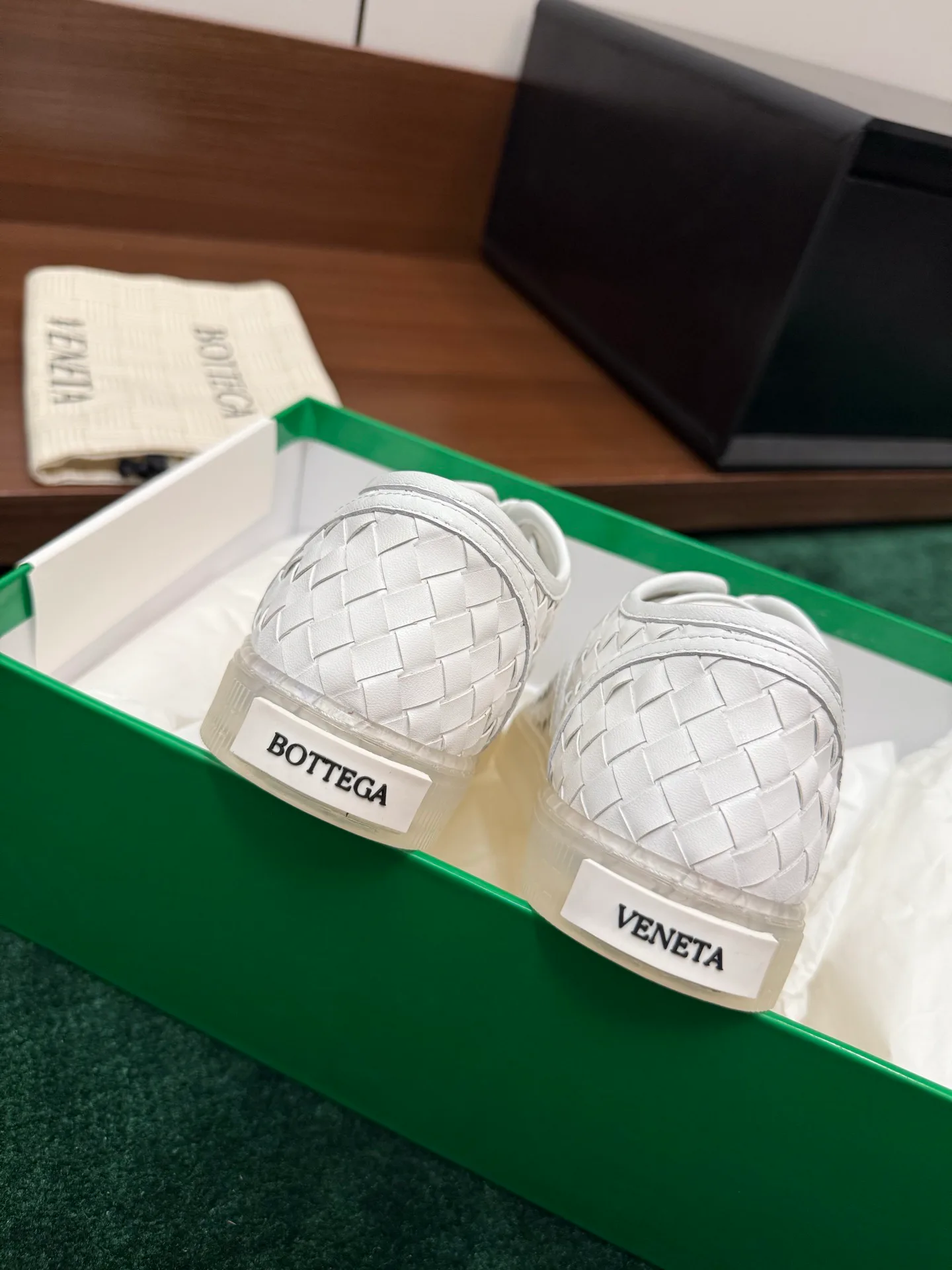 Кроссовки Женские Bottega Veneta 17386182
