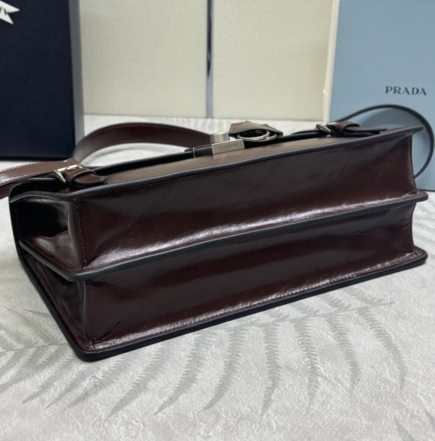 Классические Сумки Женские Prada 11462453