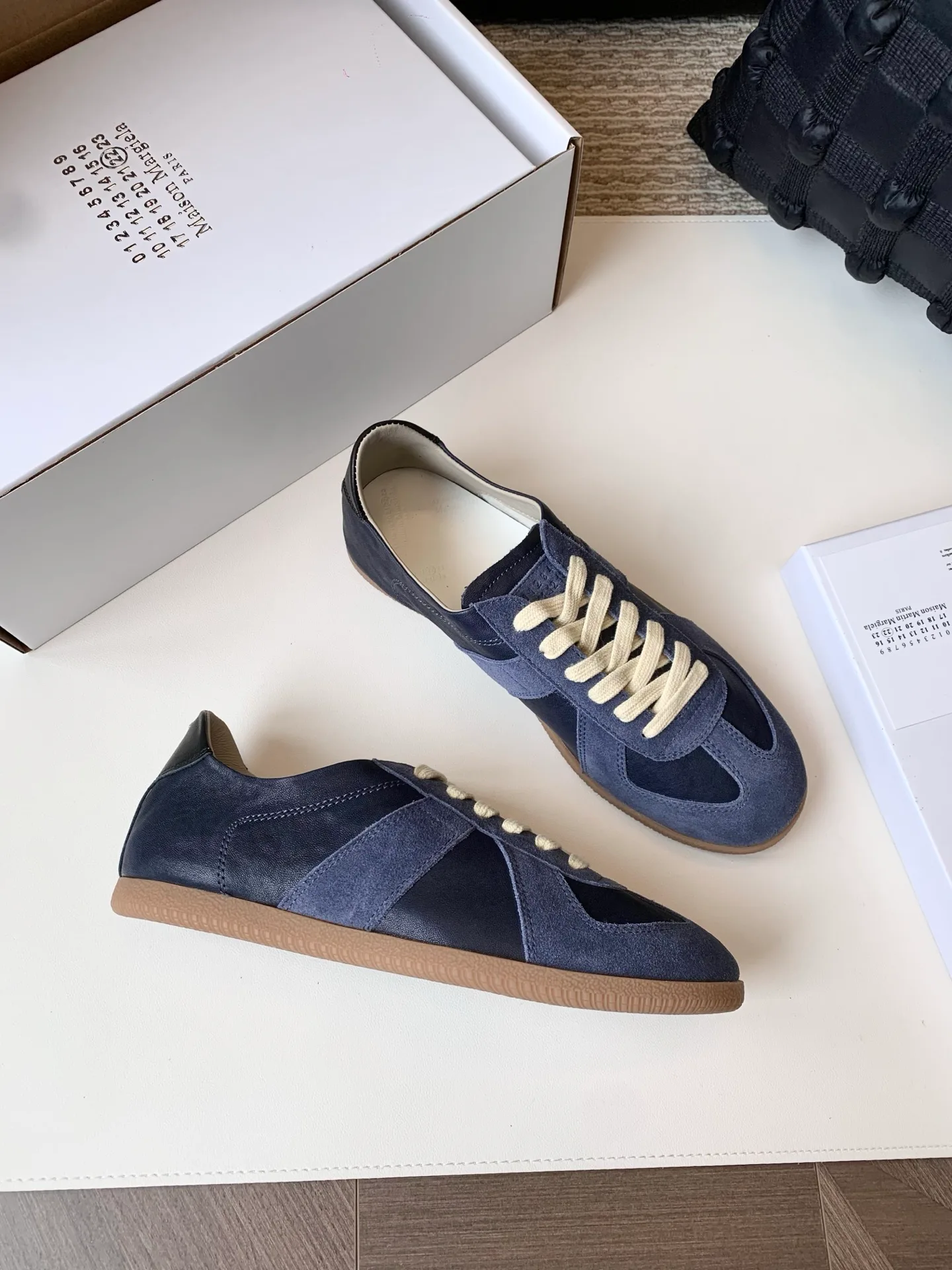 Кроссовки Женские Maison Margiela 17628617