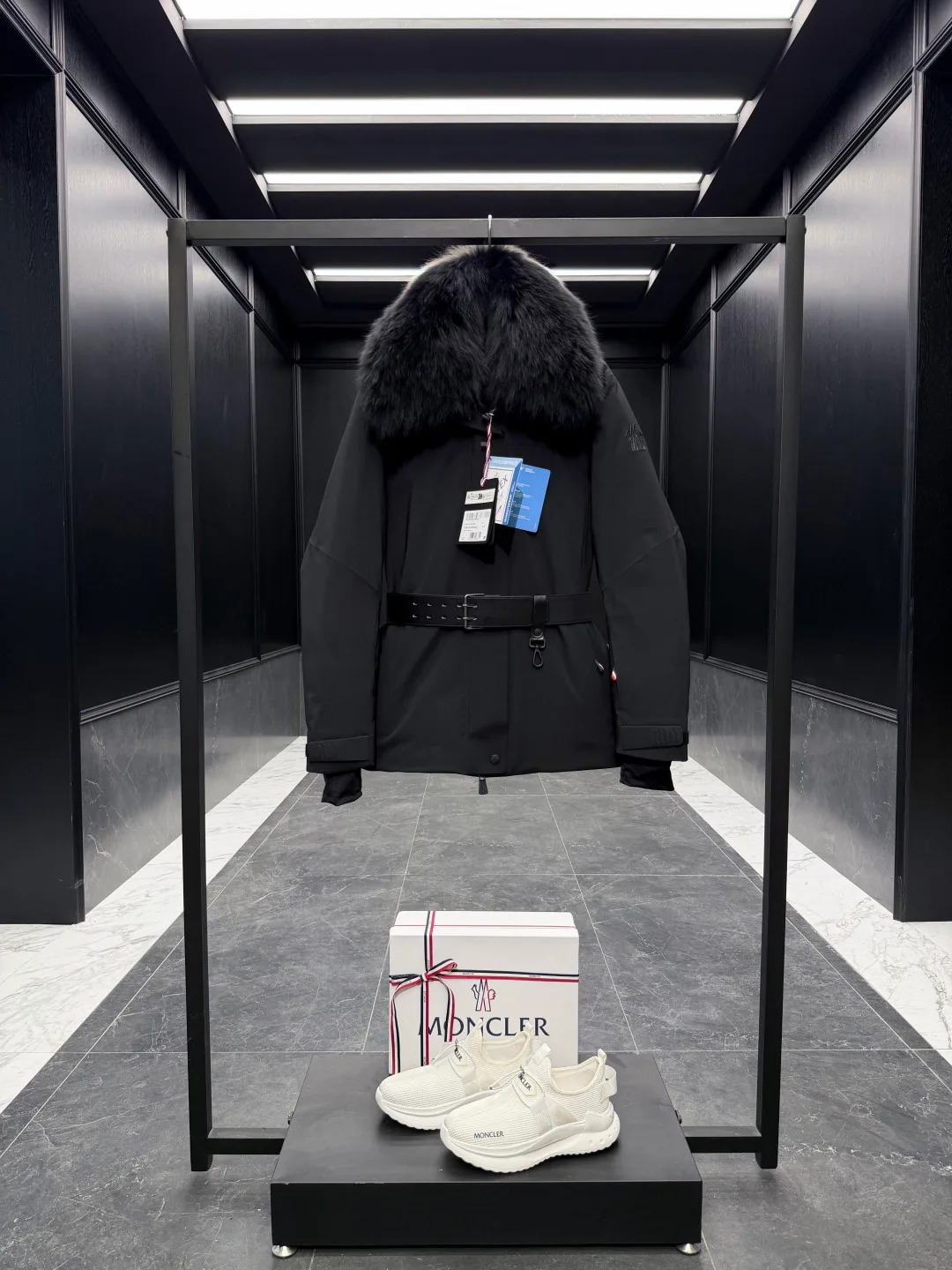 Куртки И Пуховики Женские Moncler 18725271