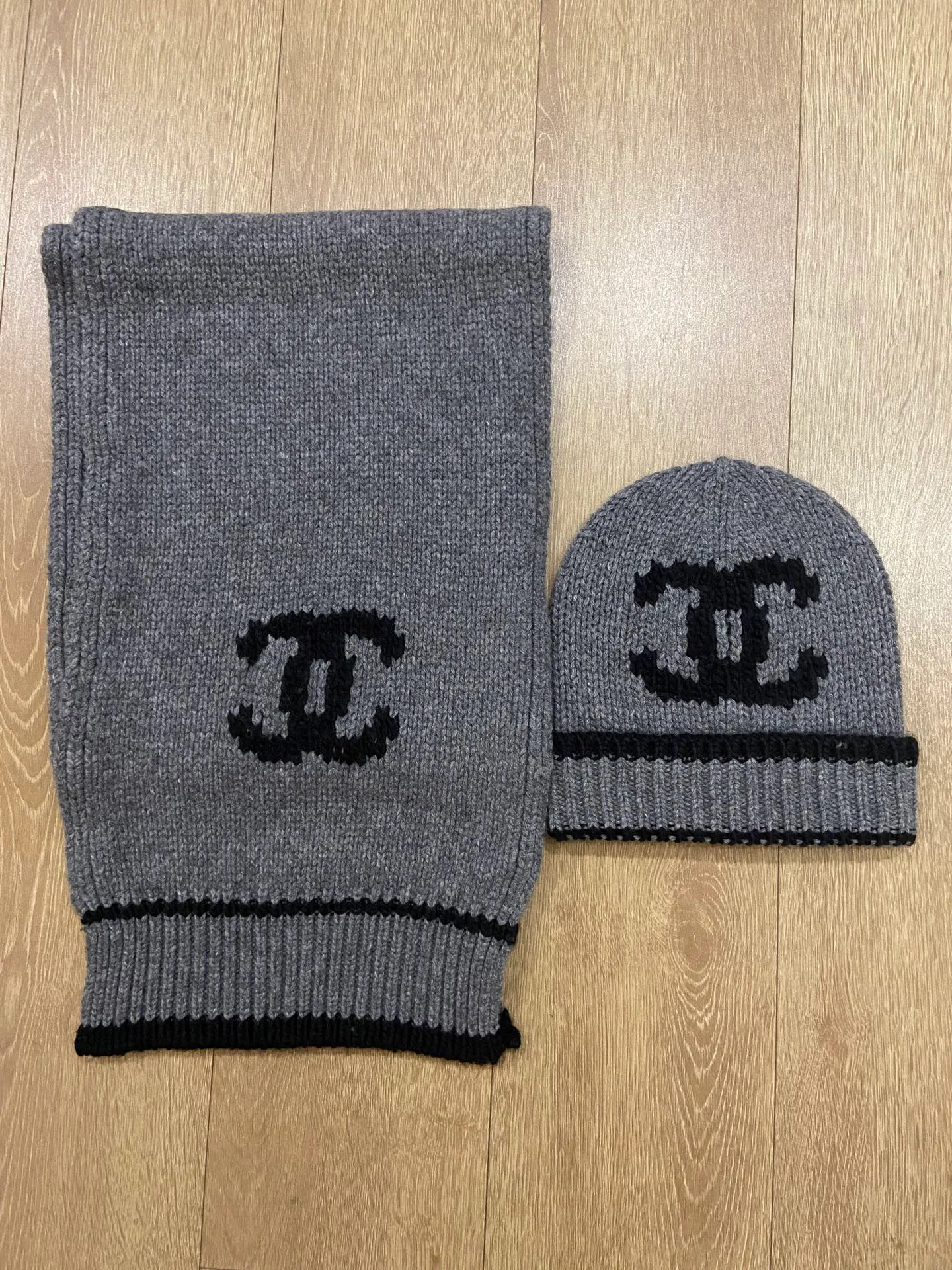 Шарфы Chanel 18088242