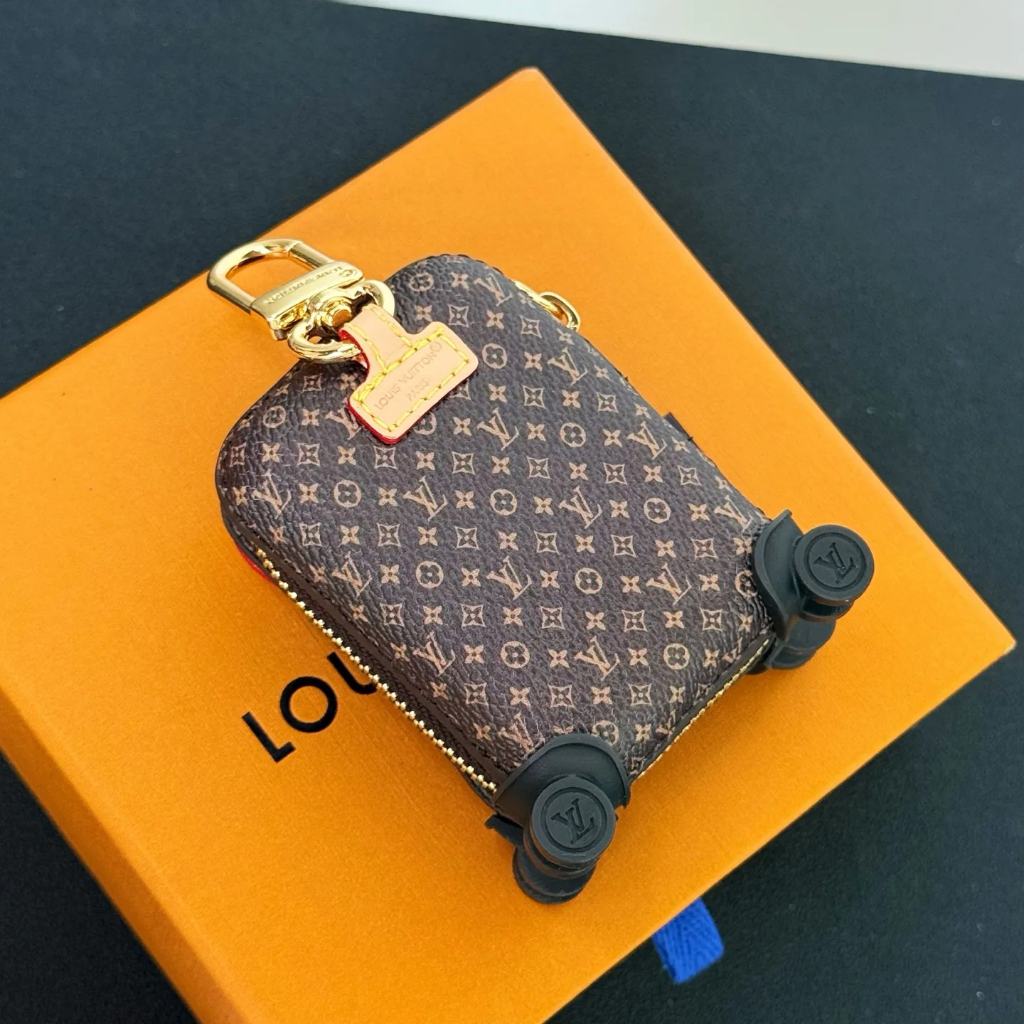 Ключницы Louis Vuitton 17897118