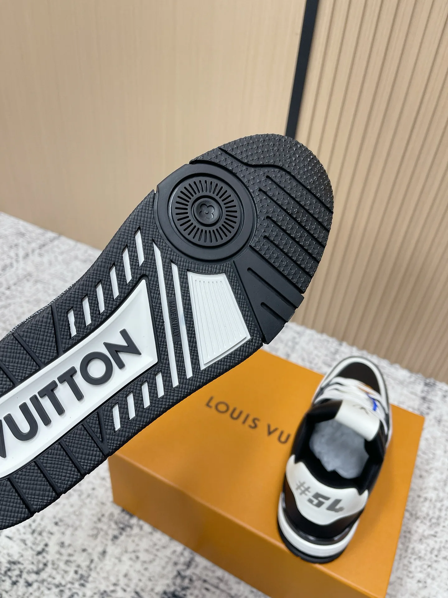 Кроссовки Женские Louis Vuitton 671689