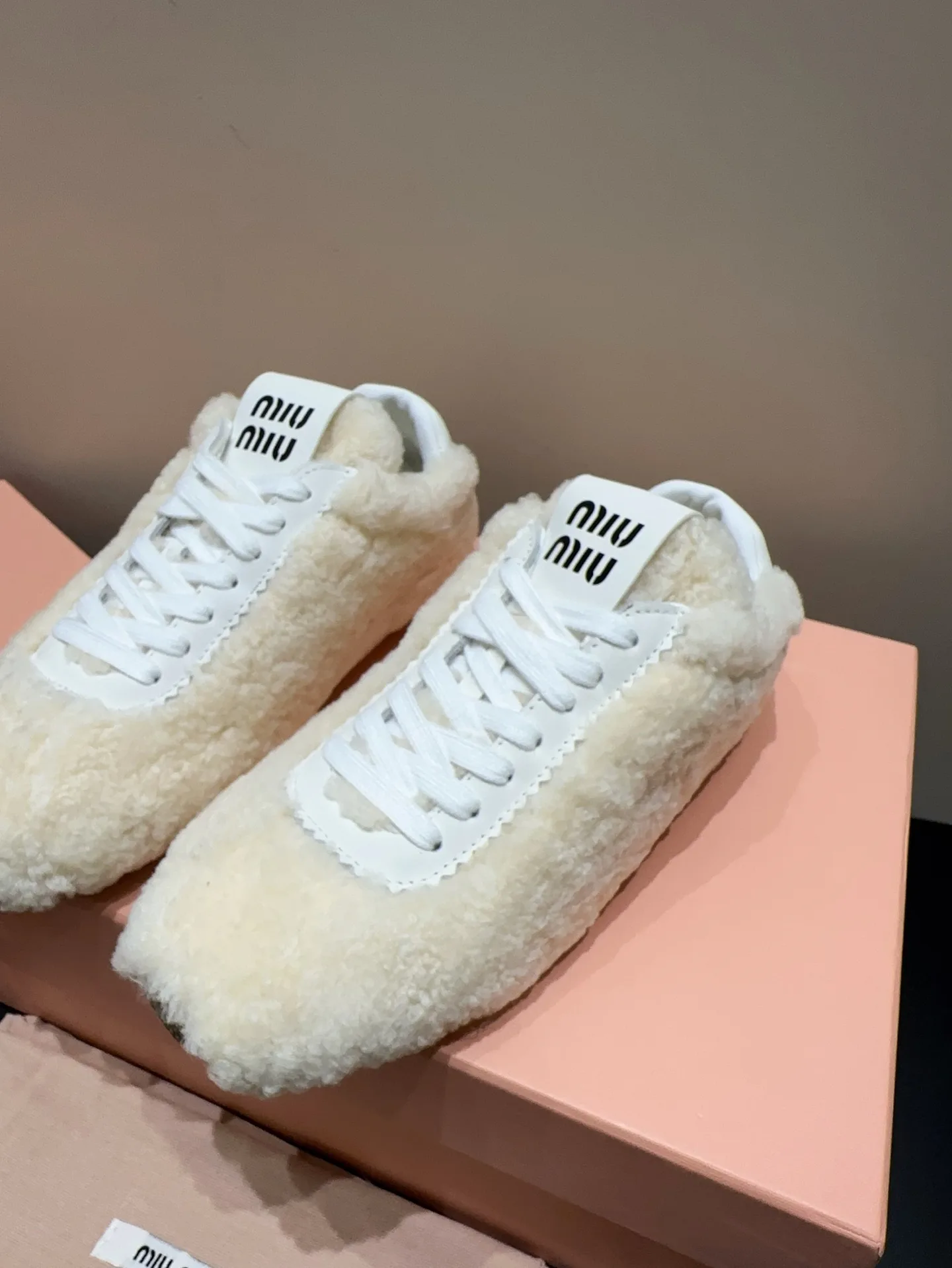 Кроссовки Женские Miu Miu 19301153