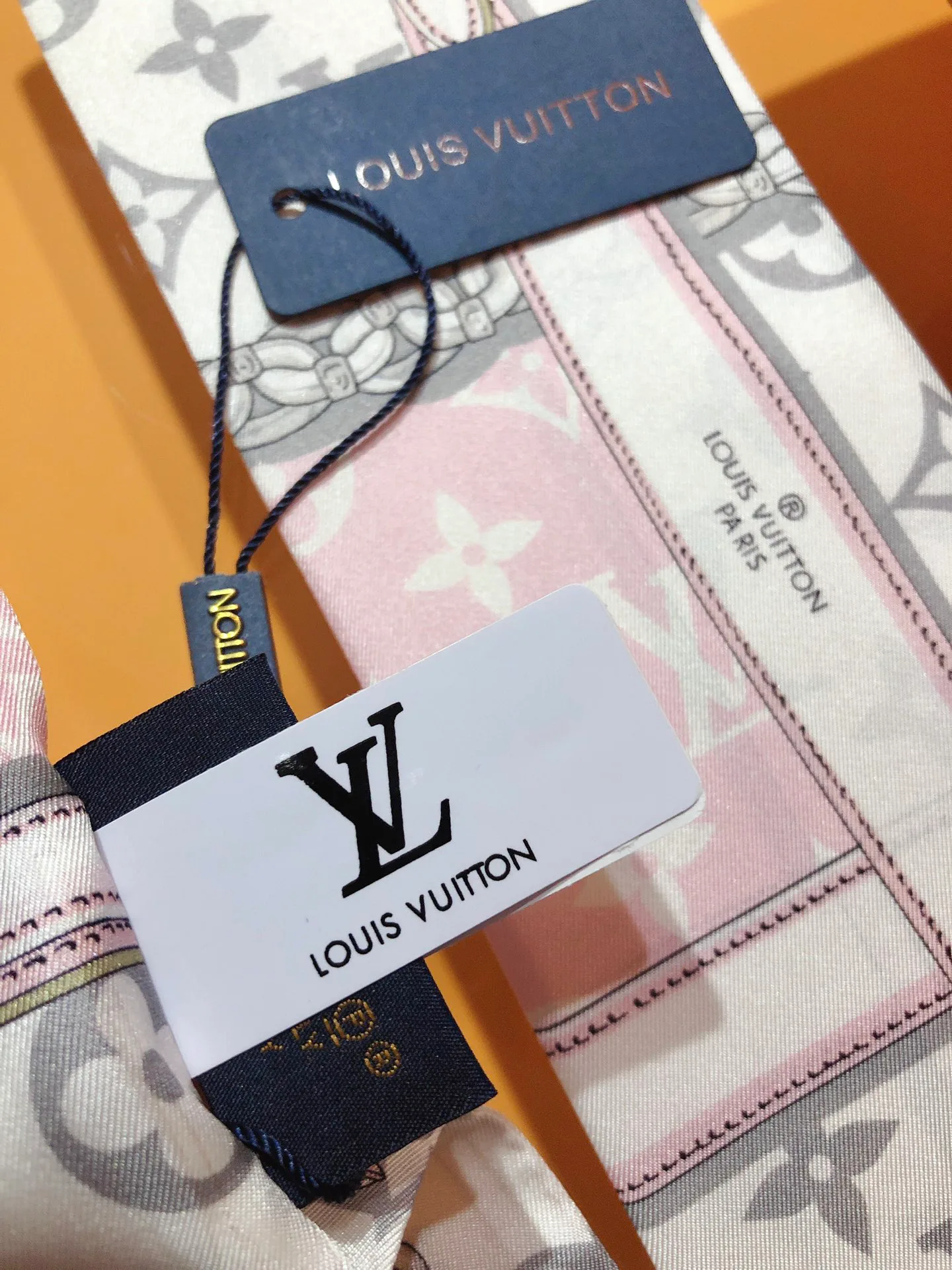 Шарфы Louis Vuitton 824038