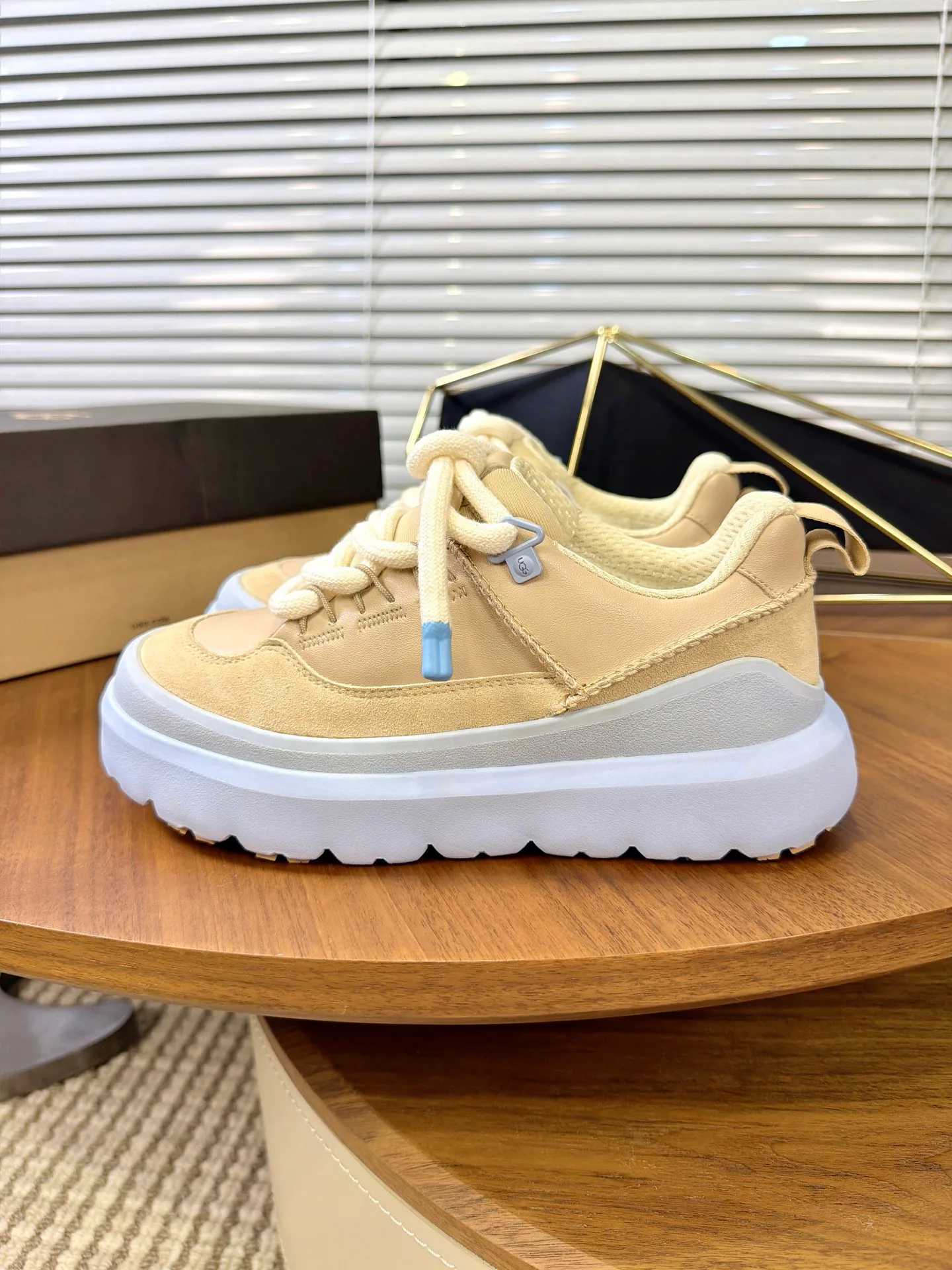 Кроссовки Женские Ugg 19690068
