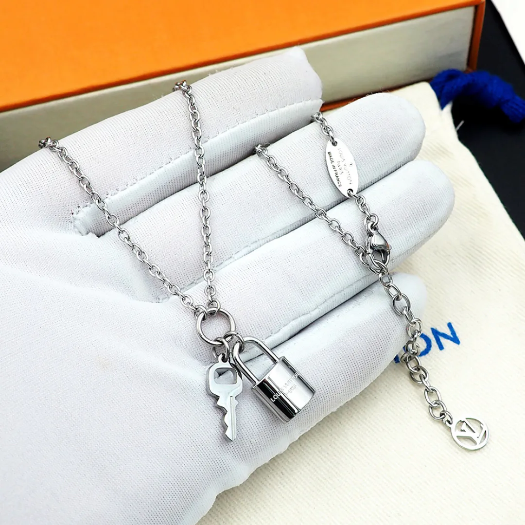 Бижутерия Louis Vuitton 11240566