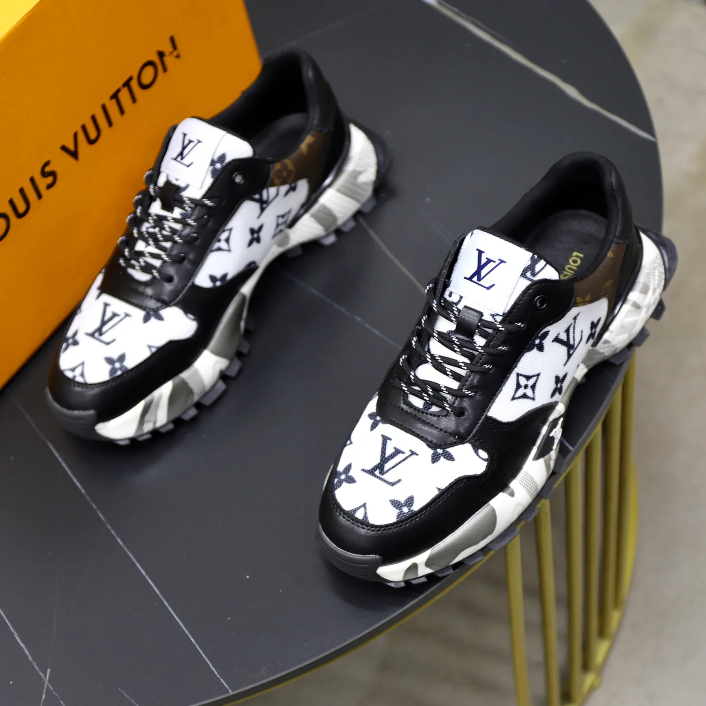 Кроссовки Мужские Louis Vuitton 183912