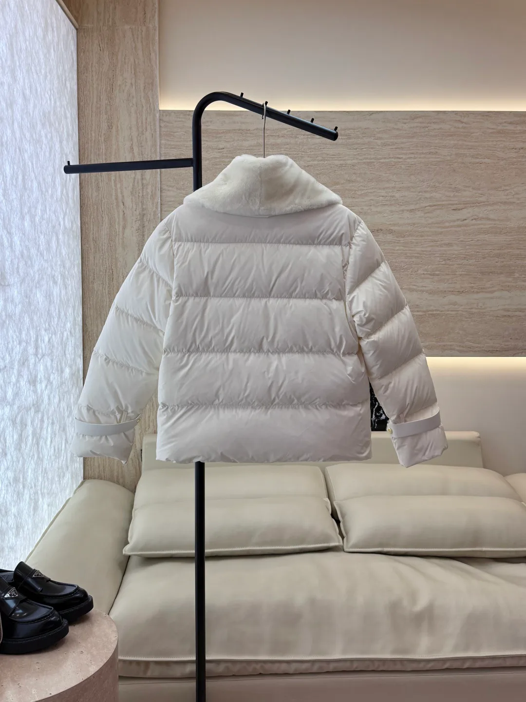 Куртки И Пуховики Женские Fendi 19572373