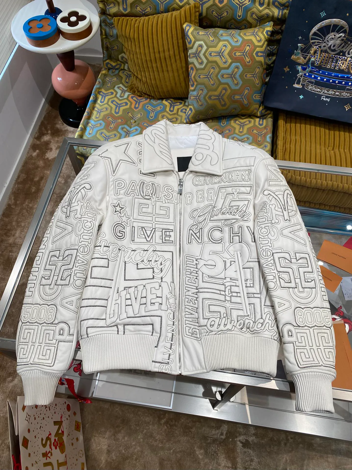 Куртки И Пуховики Мужские Givenchy 608734