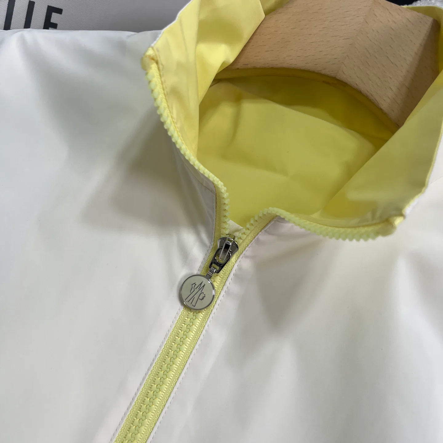 Куртки И Пуховики Женские Moncler 11164348