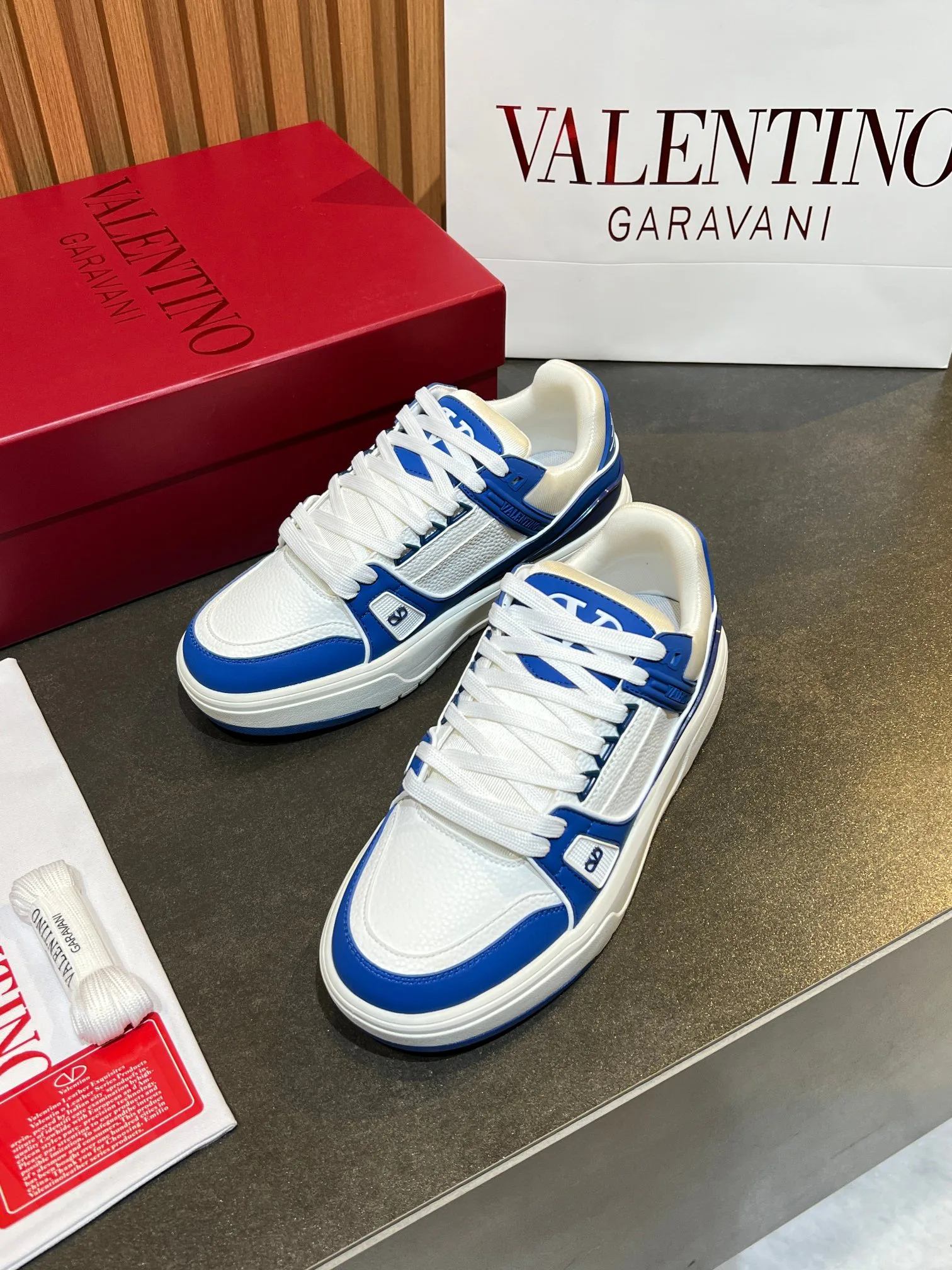 Кроссовки Женские Valentino 11575965