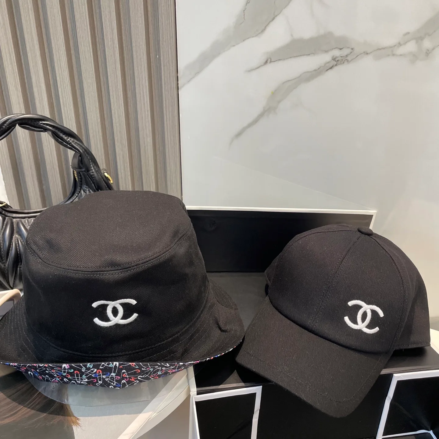 Головные Уборы Chanel 13294371