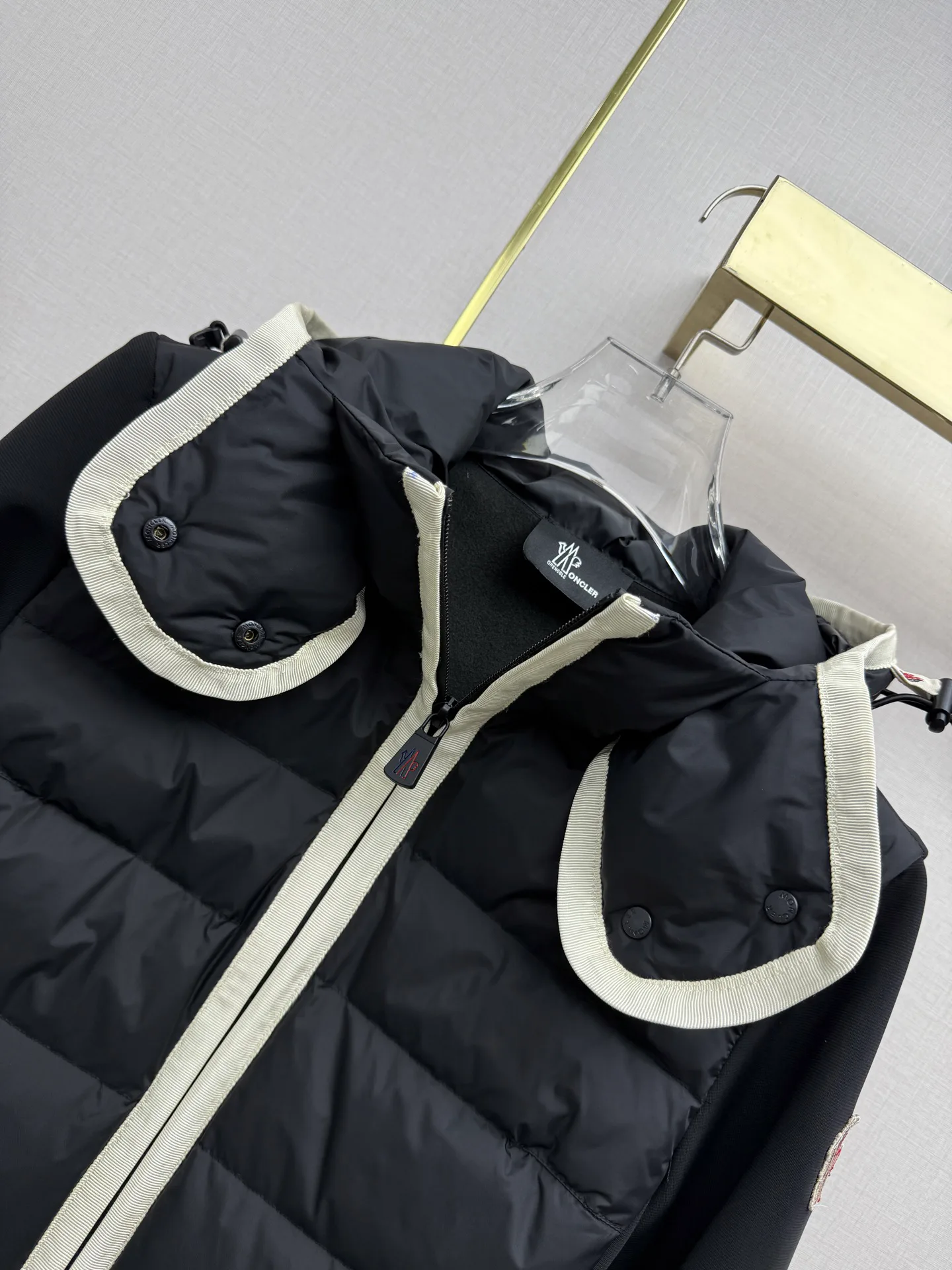 Куртки И Пуховики Женские Moncler 18435811