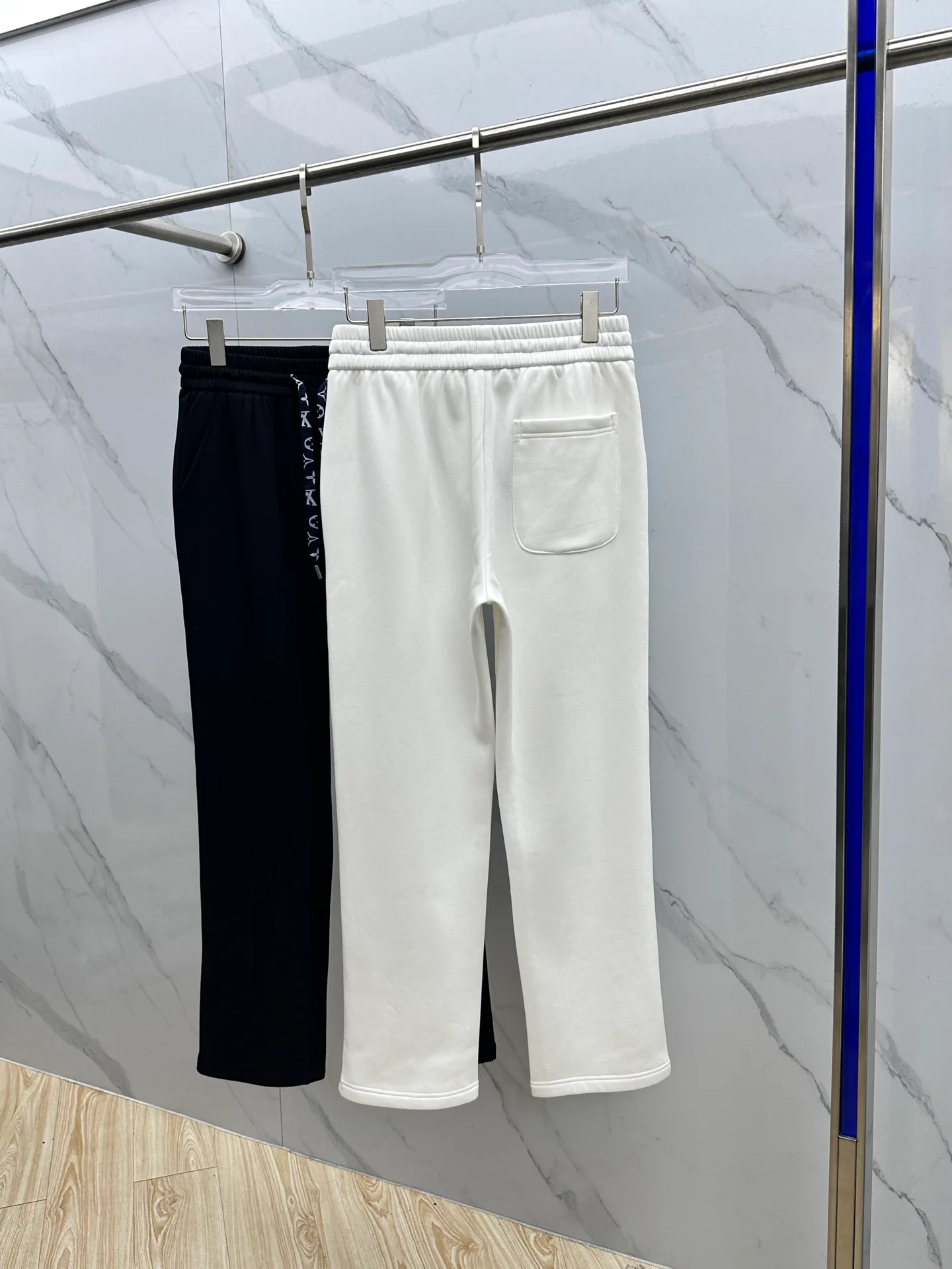 Брюки Мужские Louis Vuitton 18246695
