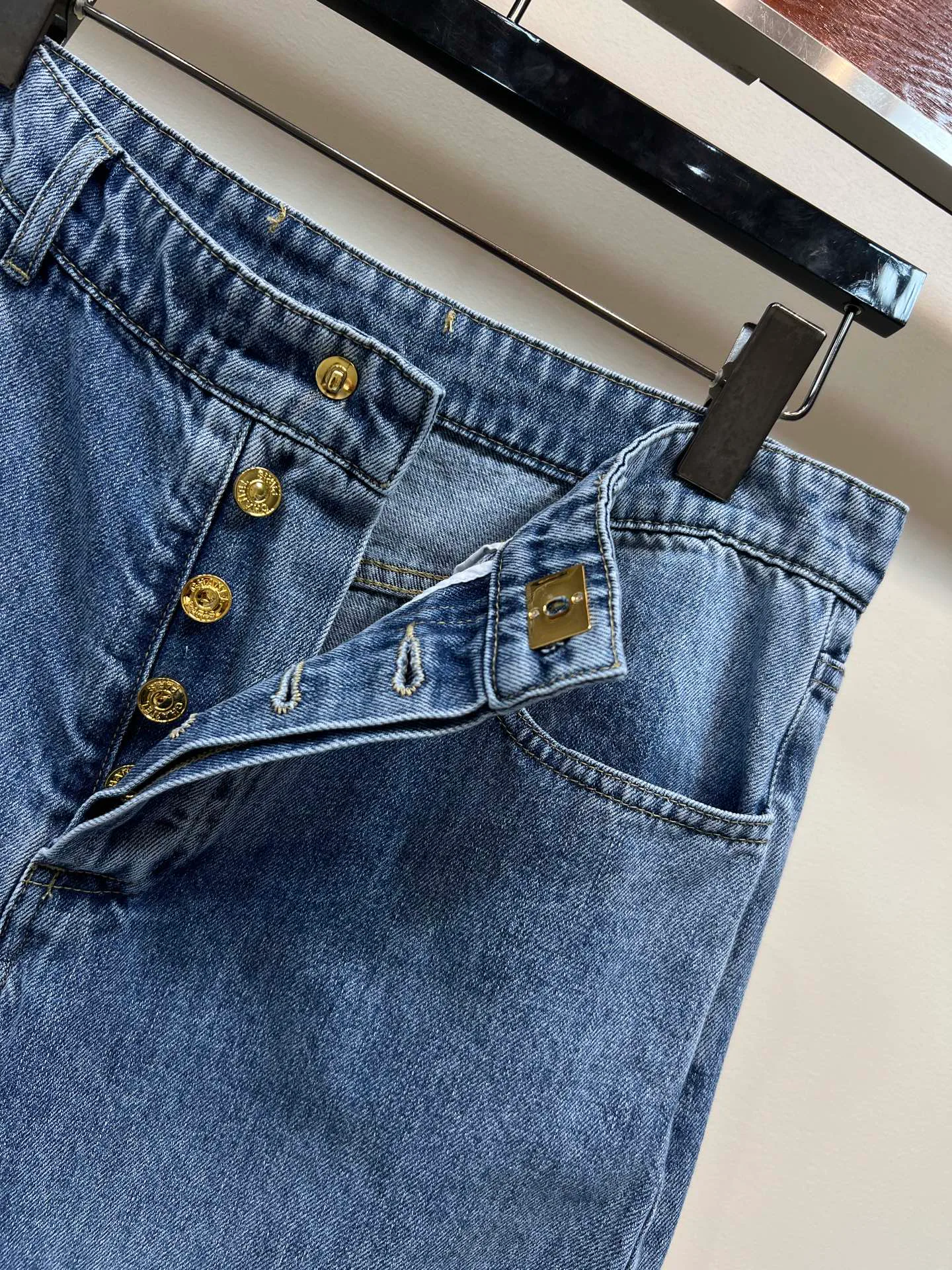 Джинсы Женские Vetements 11752246