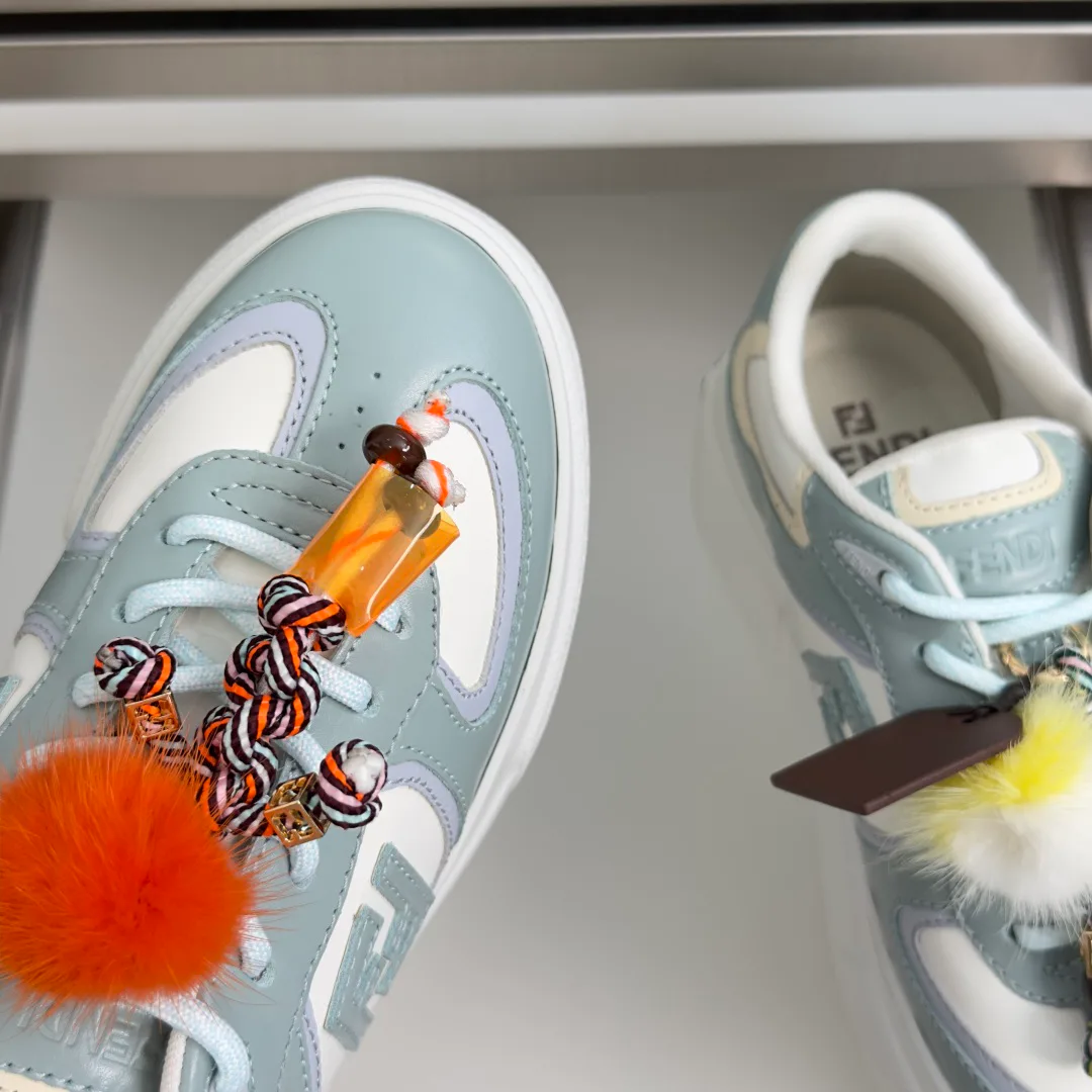 Кроссовки Женские Fendi 17950680