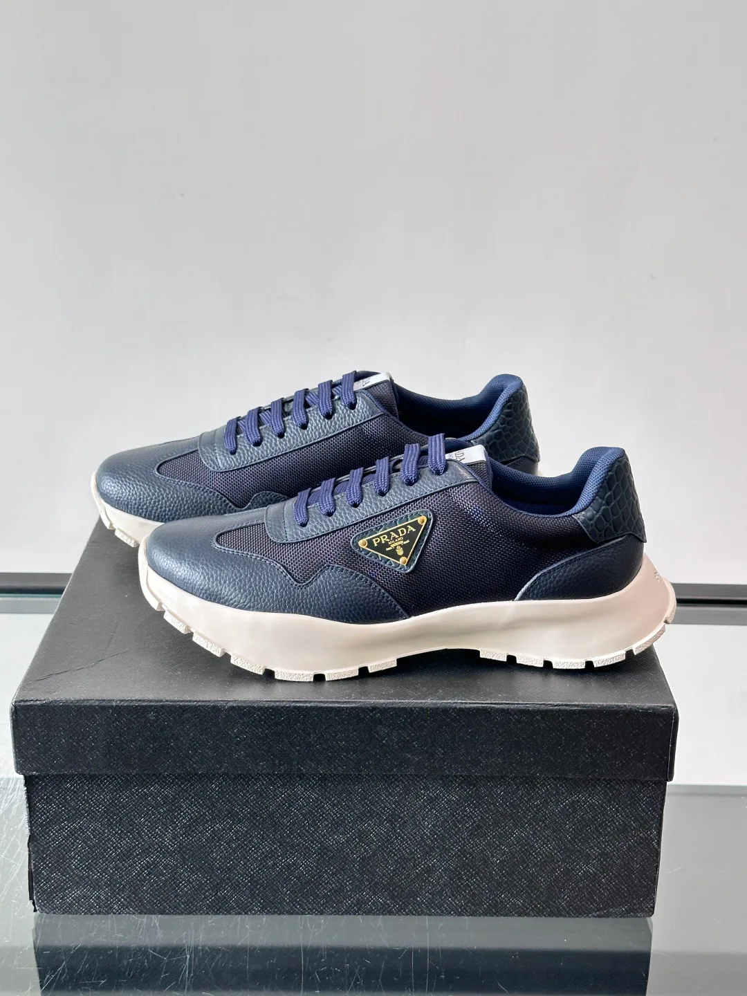 Кроссовки Мужские Prada 18055726