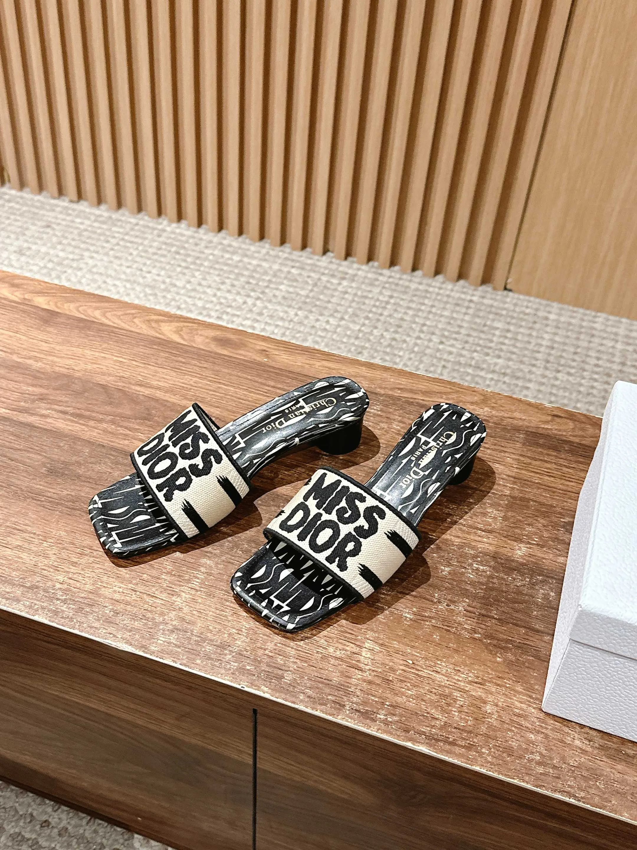 Босоножки Женские Christian Dior 11600019
